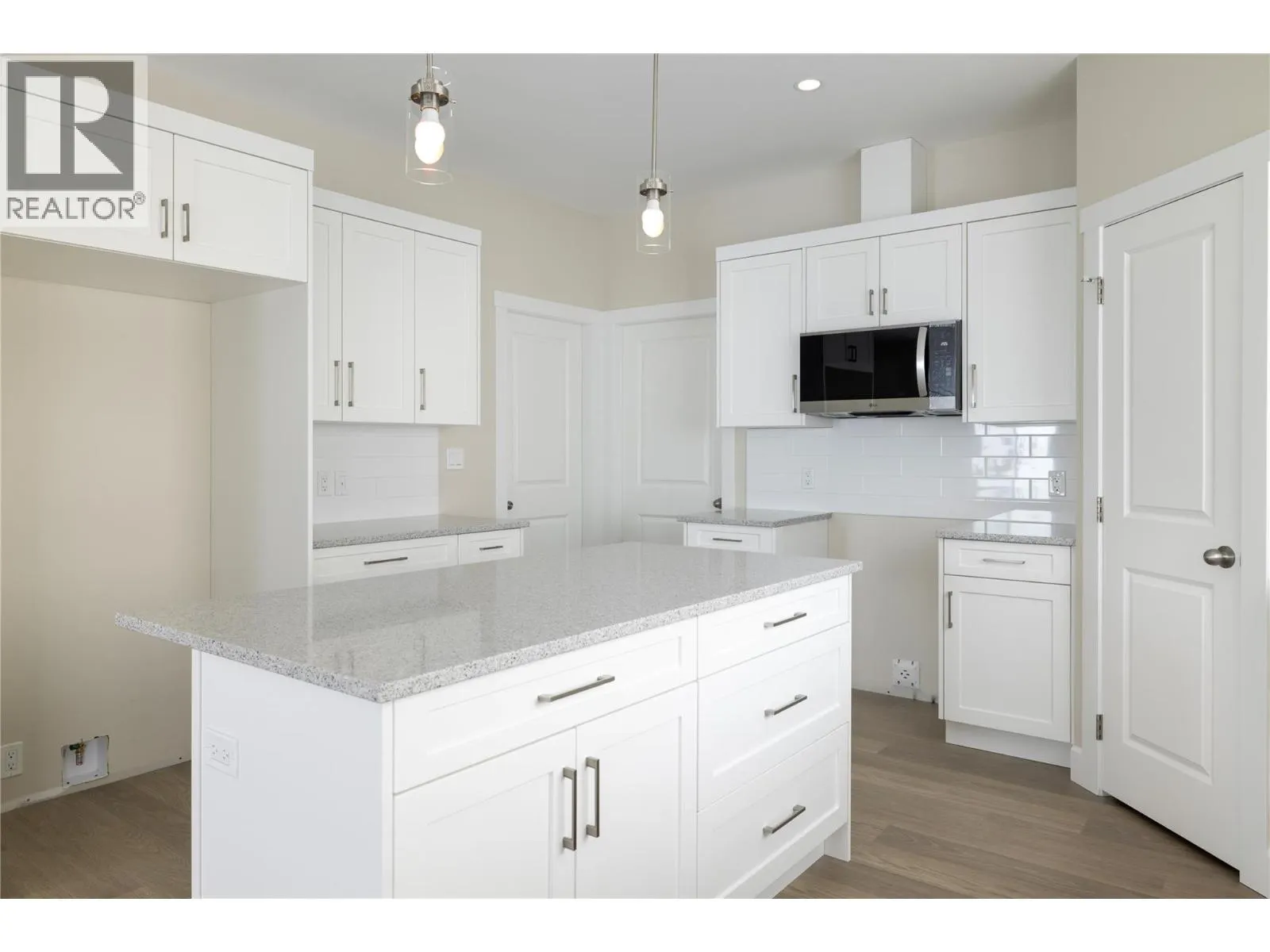 806 Cliff Avenue Unit# 103