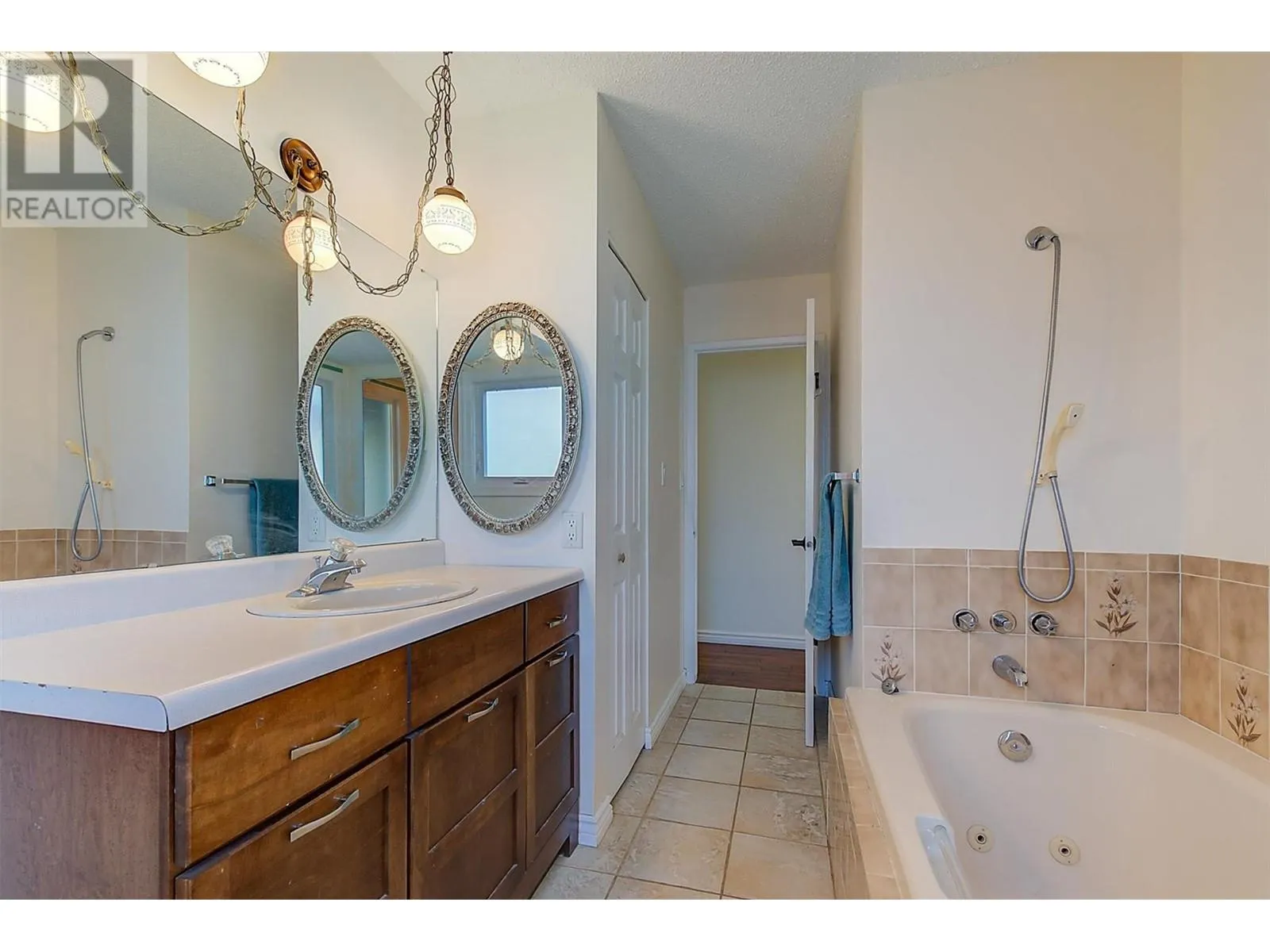 2415 COLLINGWOOD Road