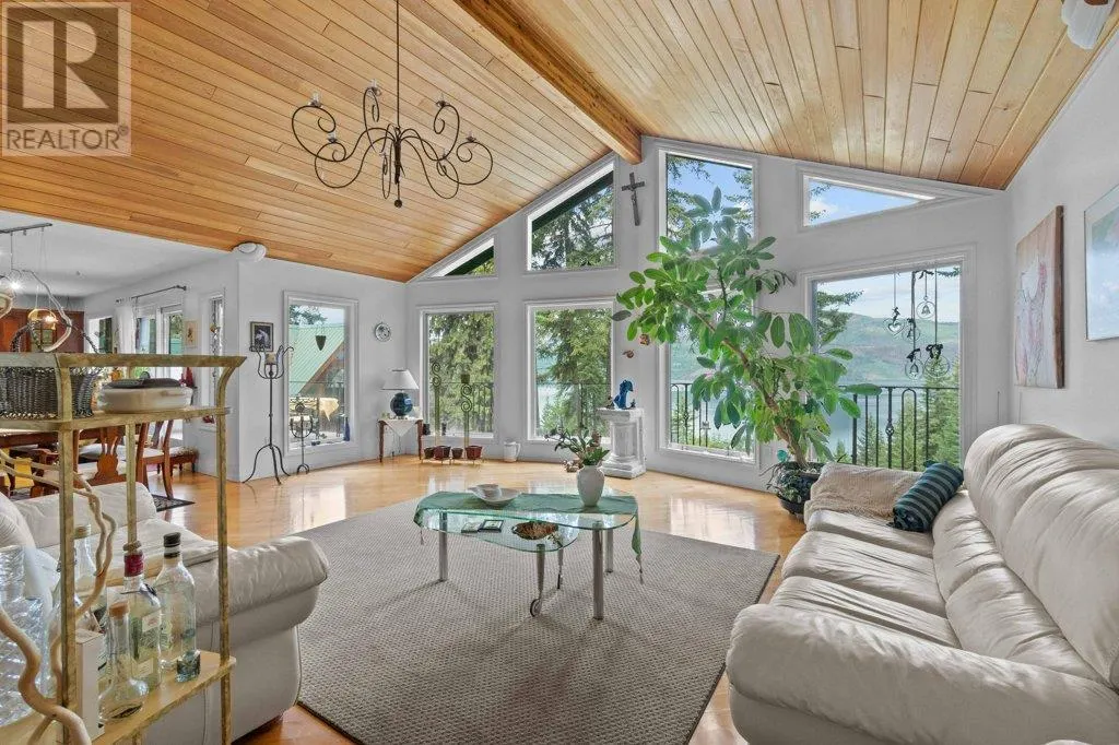 2593 Duncan Road