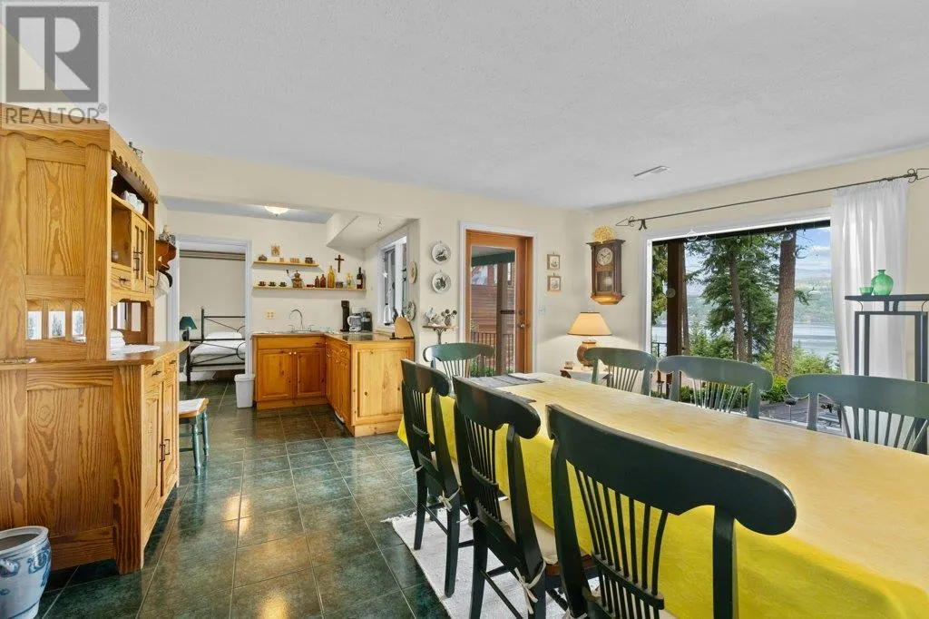 2593 Duncan Road
