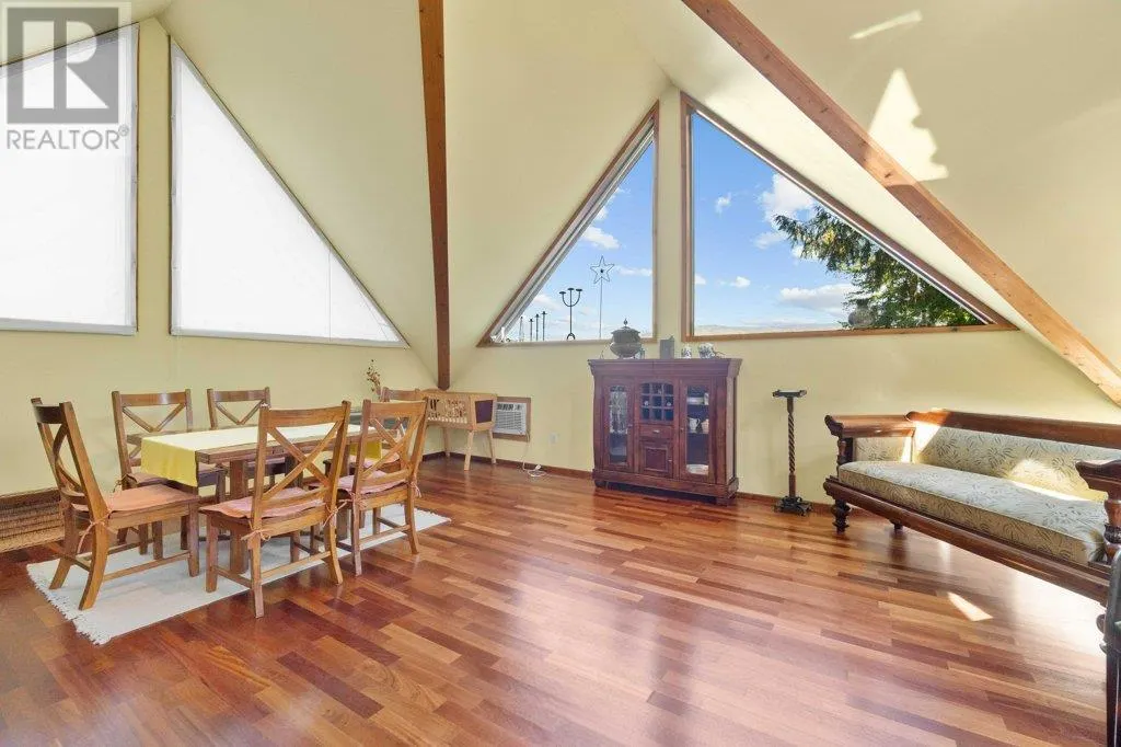 2593 Duncan Road