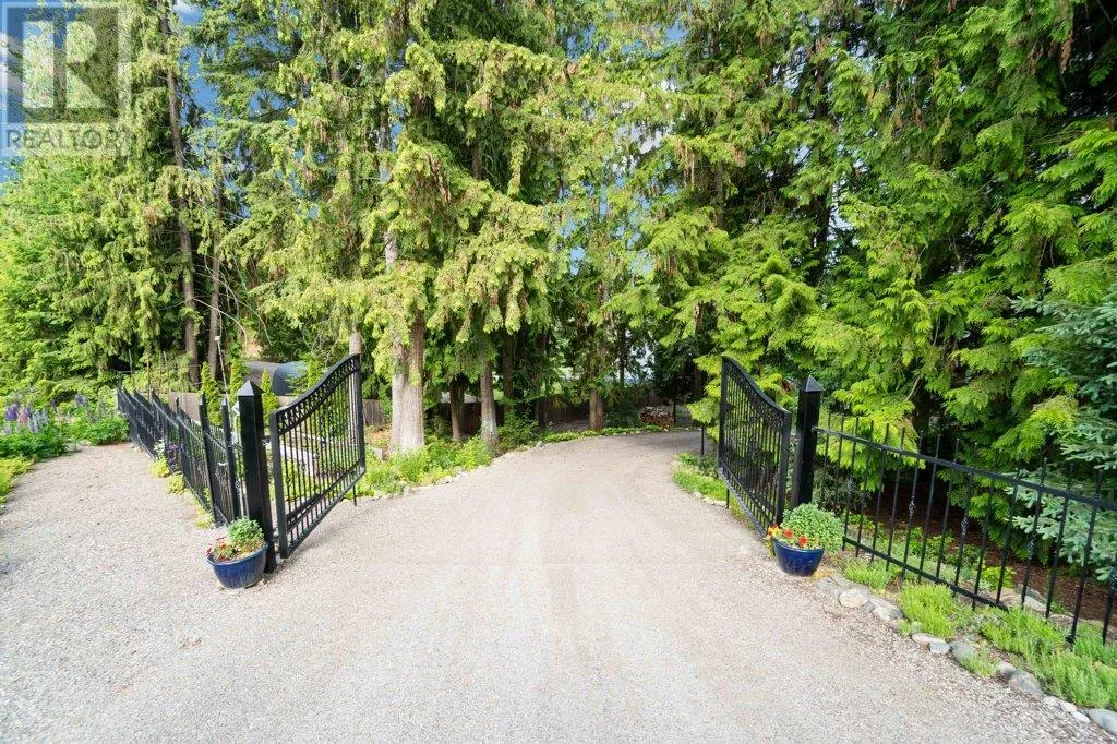2593 Duncan Road