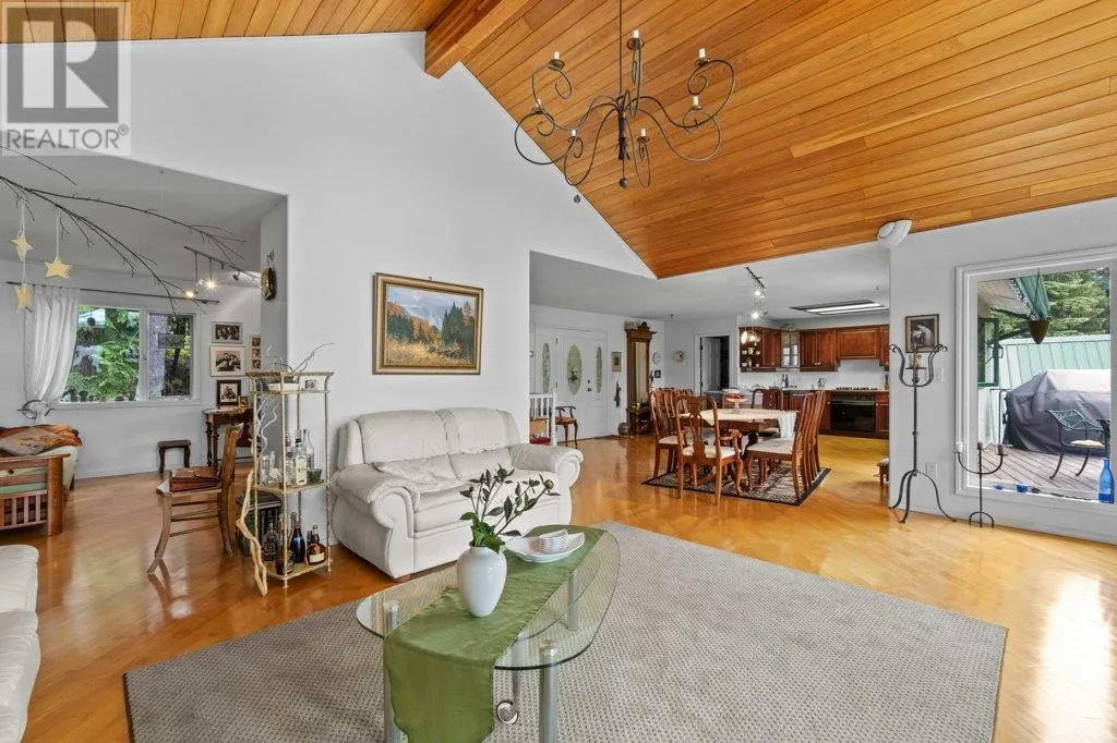 2593 Duncan Road