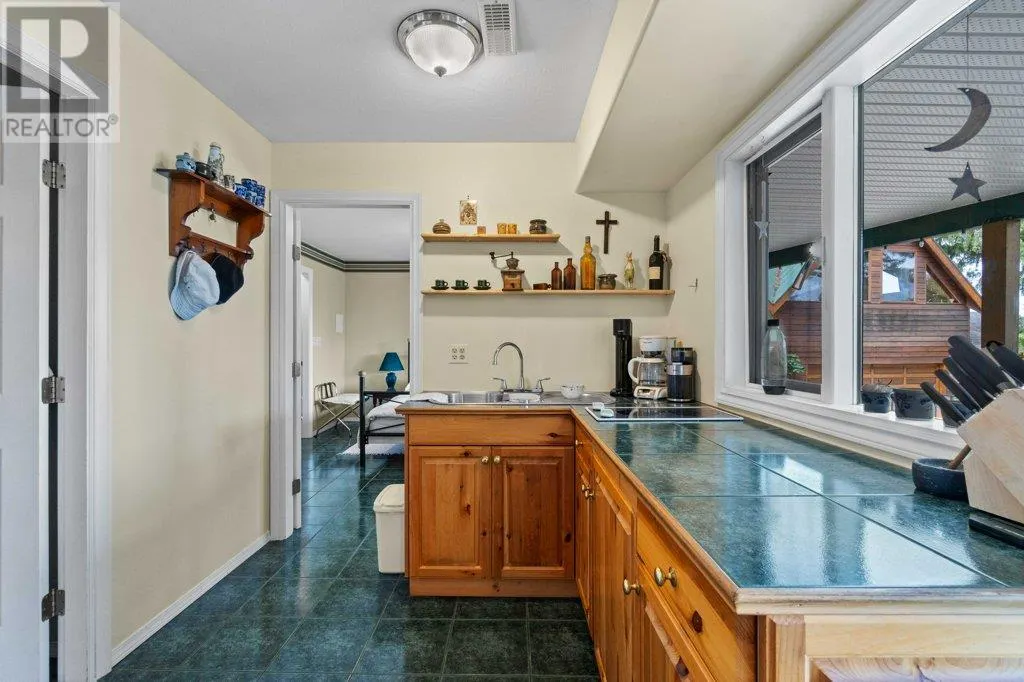 2593 Duncan Road