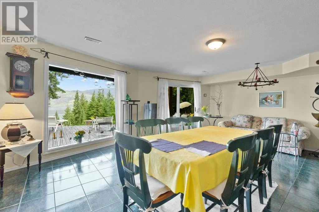 2593 Duncan Road