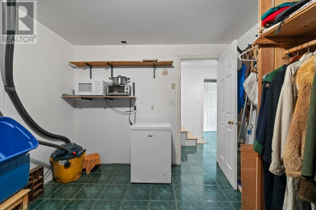 2593 Duncan Road