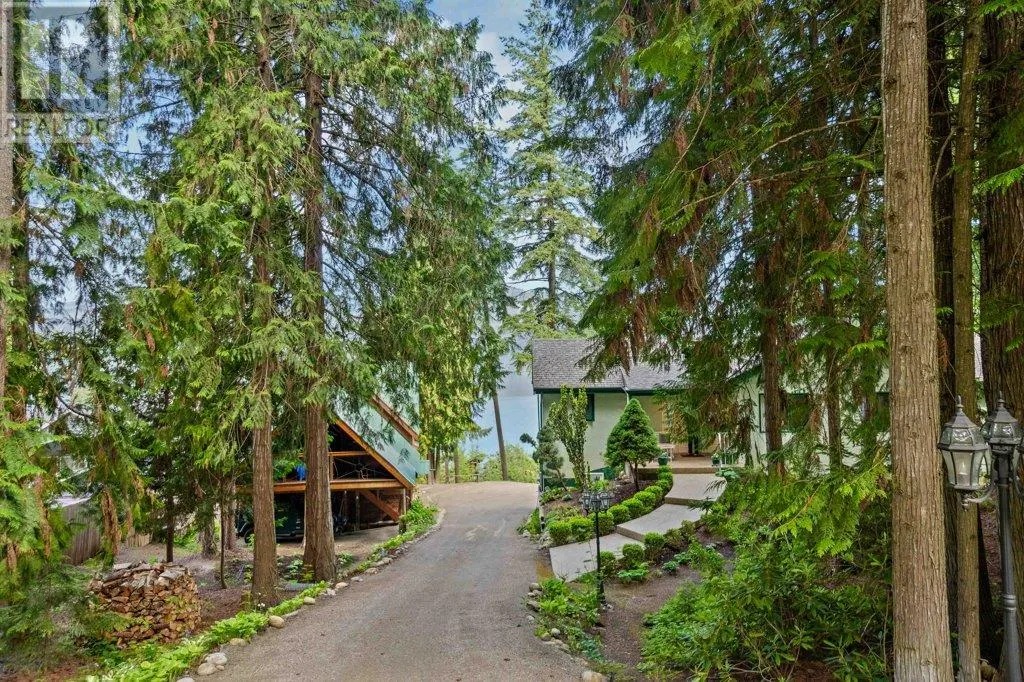2593 Duncan Road