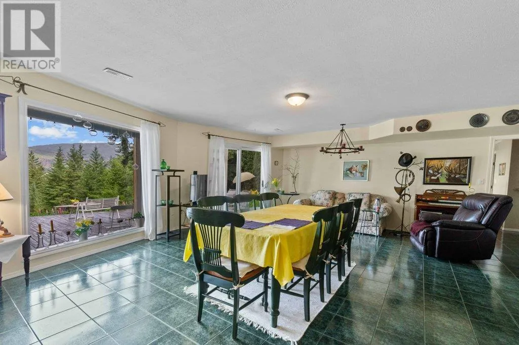 2593 Duncan Road