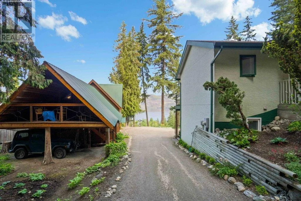 2593 Duncan Road