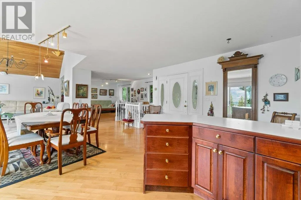 2593 Duncan Road