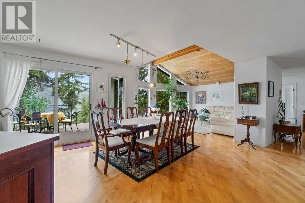 2593 Duncan Road