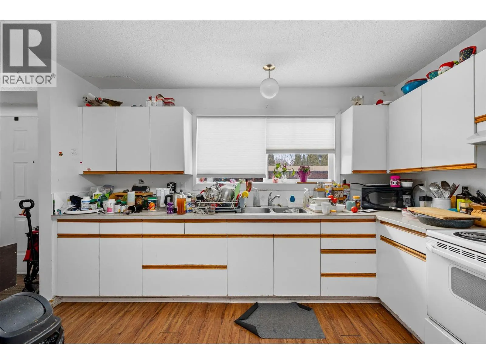 1283 Bernard Avenue Unit# 10