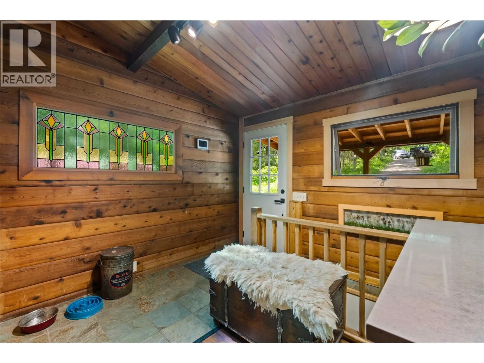 781 Gardom Lake Road