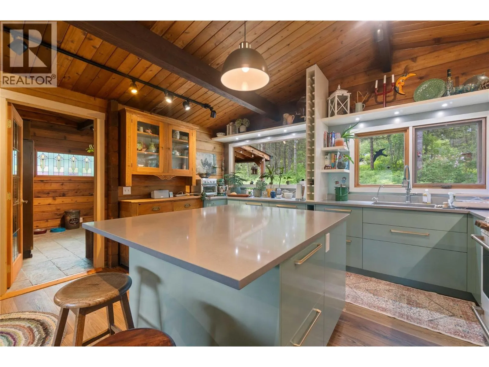 781 Gardom Lake Road
