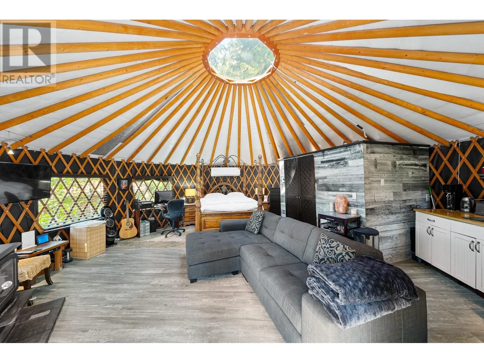 8486 Horseshoe Bay Road