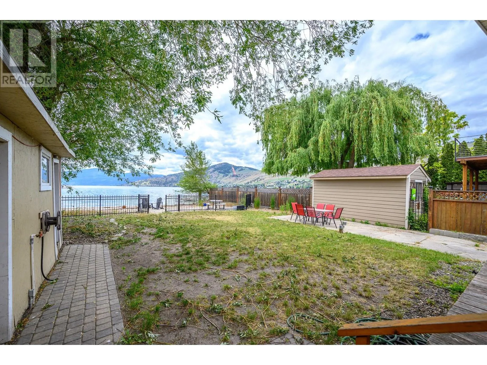 2612 Lakeshore Road