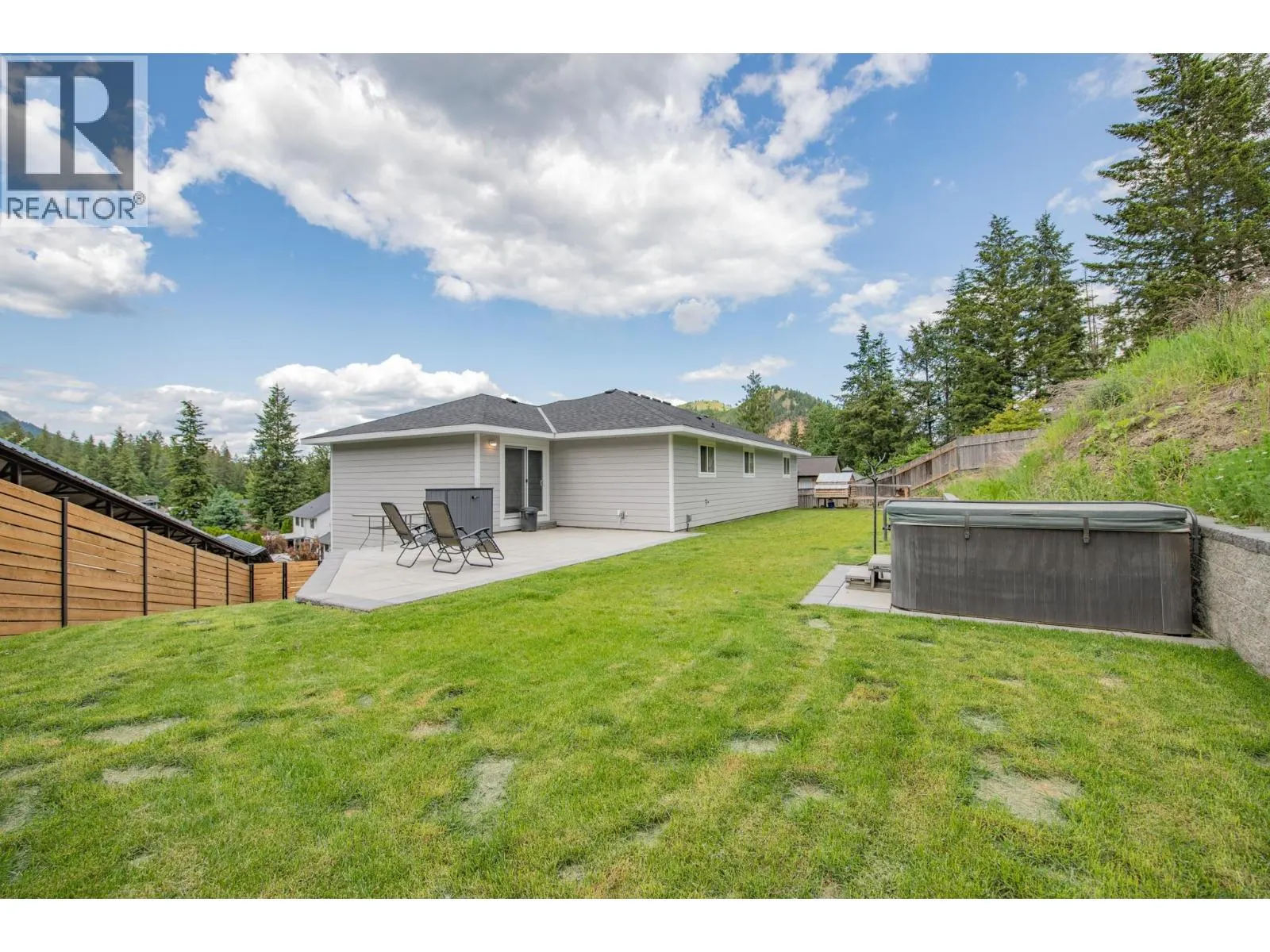 2224 Linea Crescent