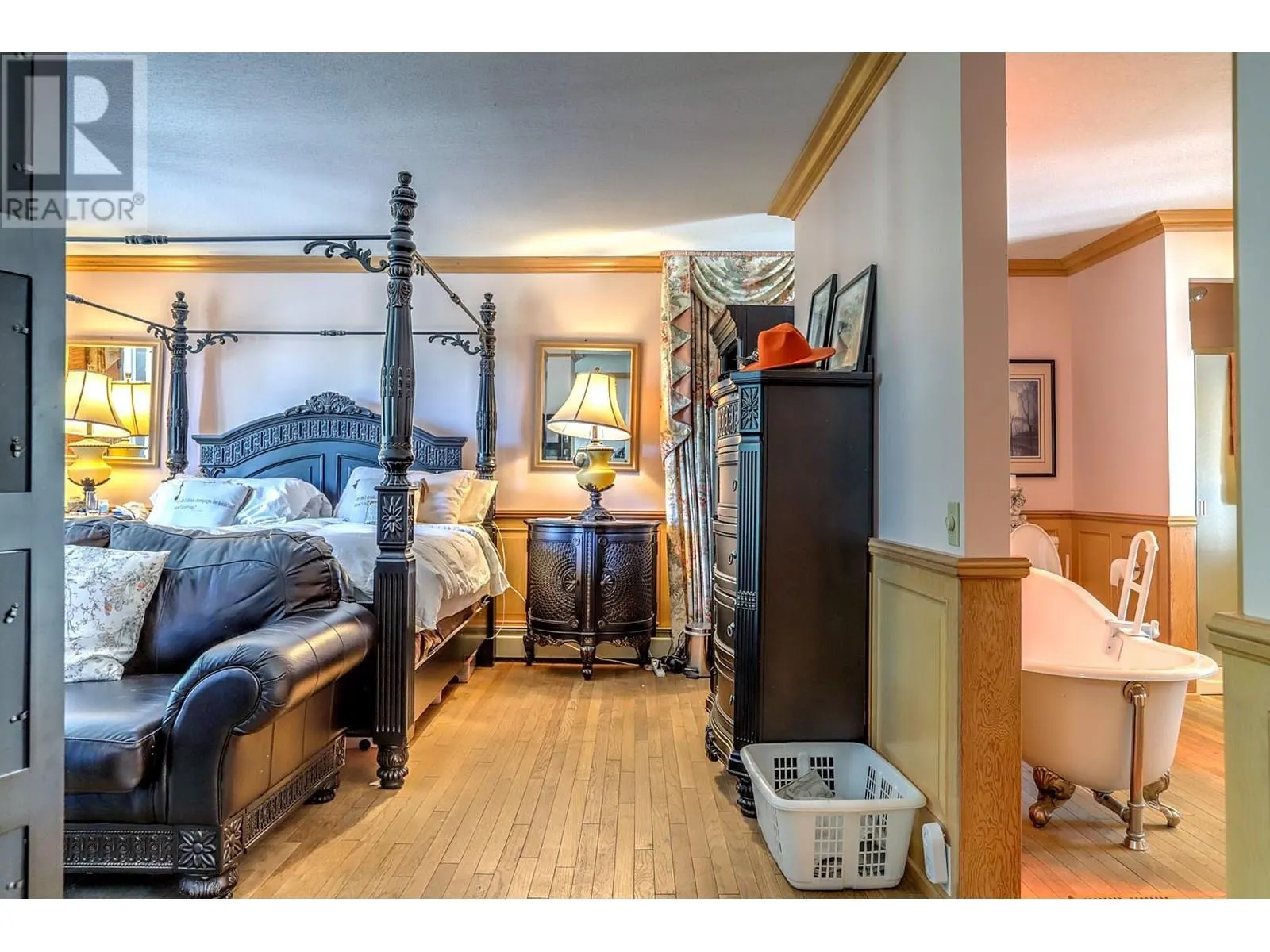 5482 Silver Star Road