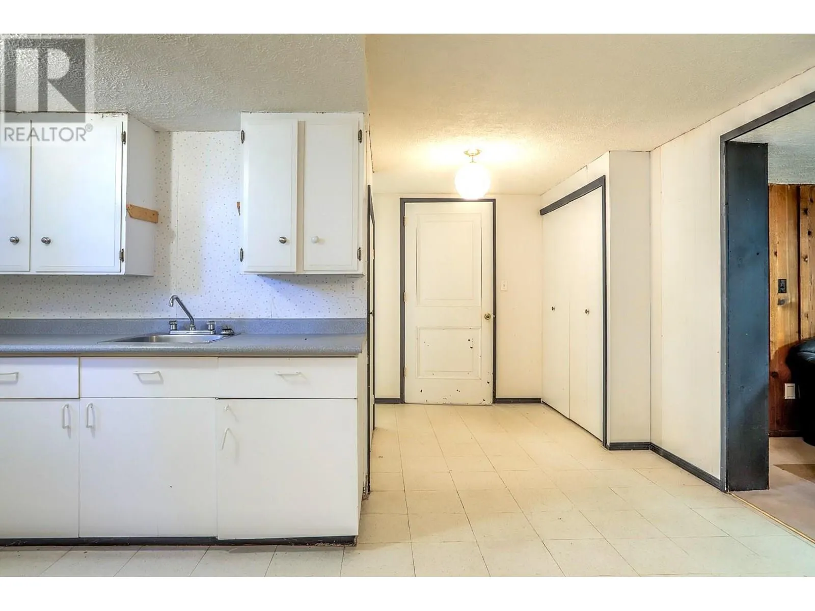 5482 Silver Star Road