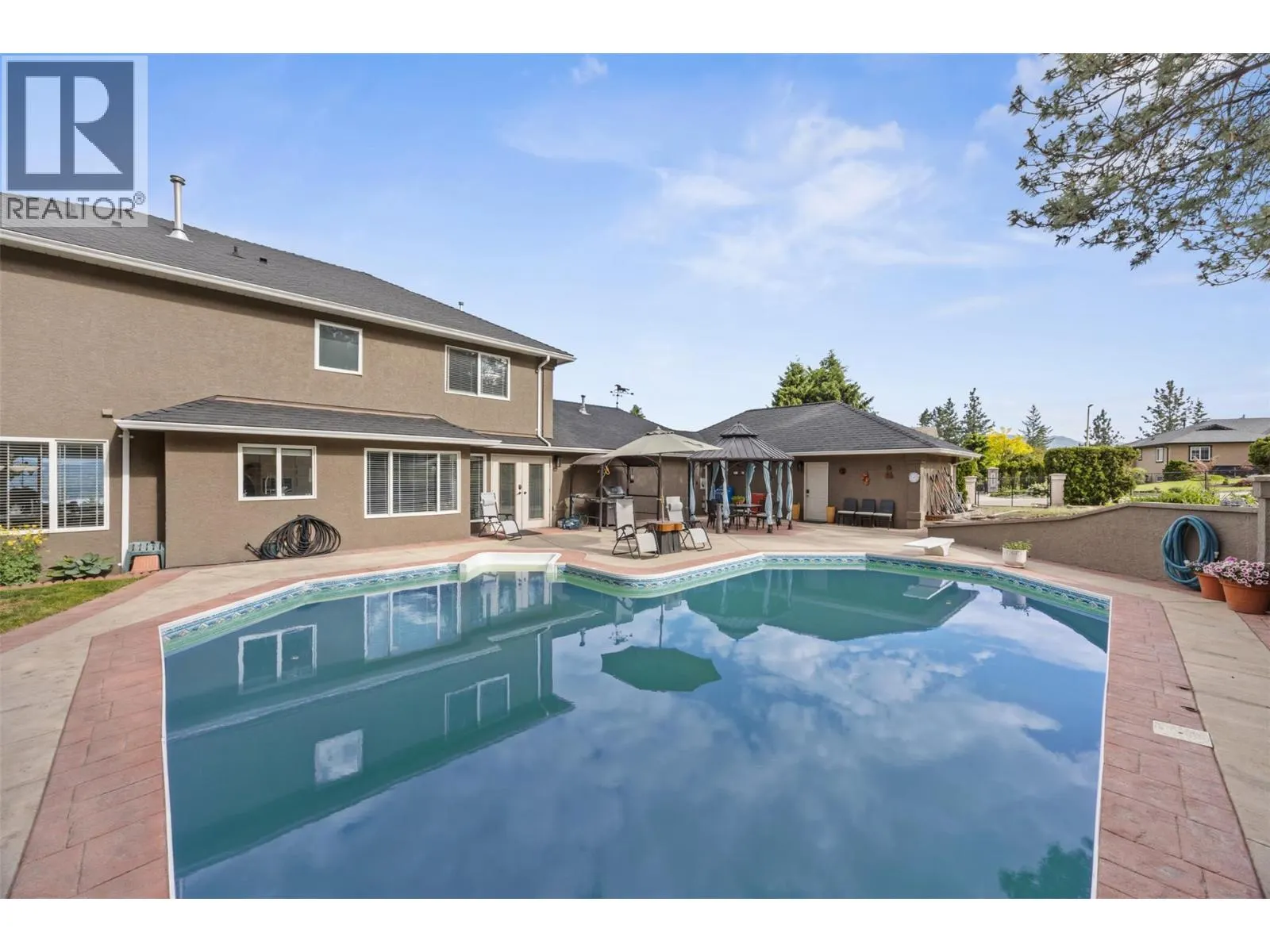 3016 Lakeview Cove Road