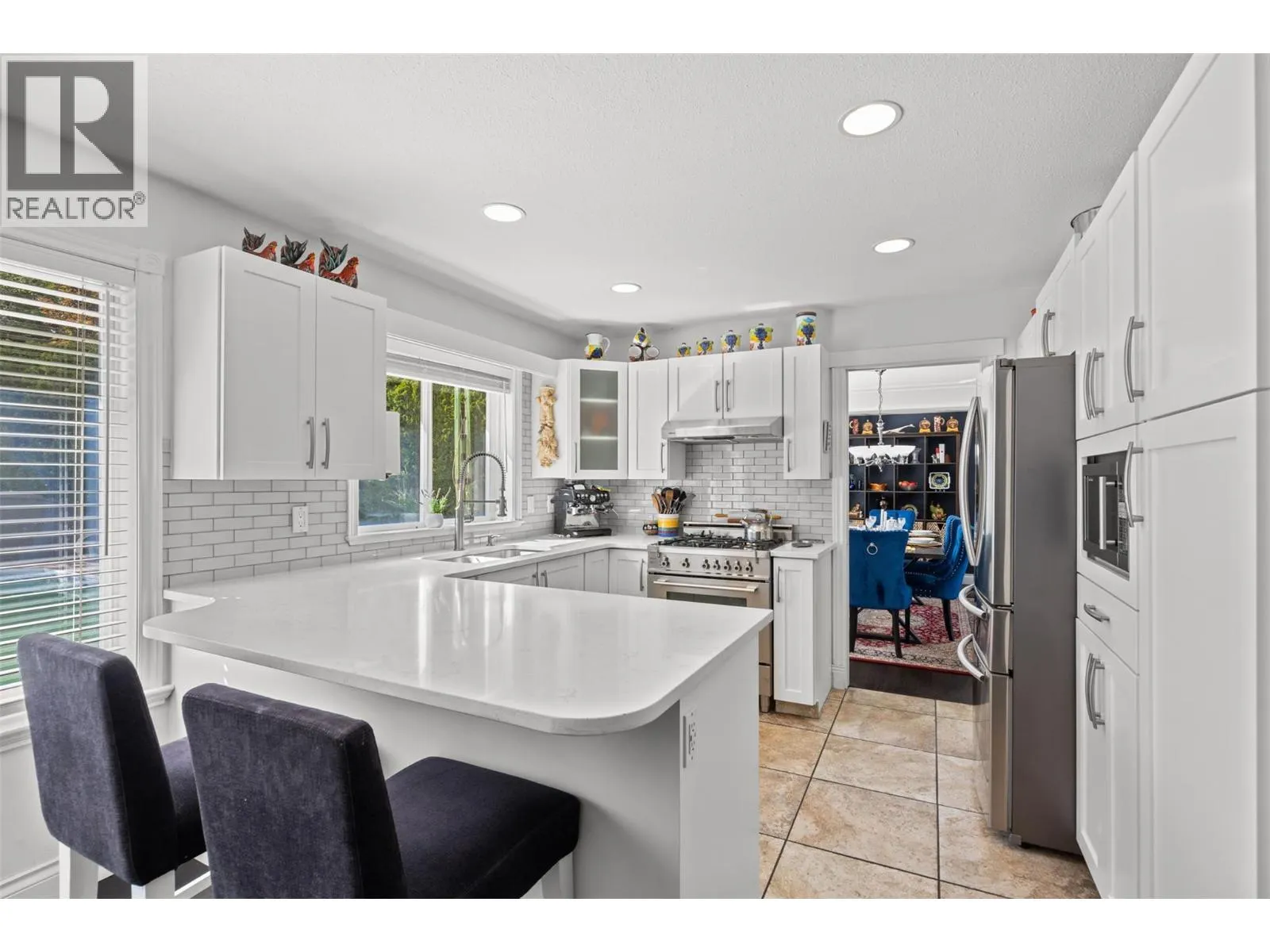 3016 Lakeview Cove Road