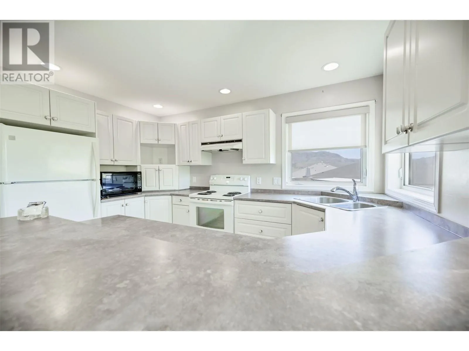 28 SANDPIPER Place