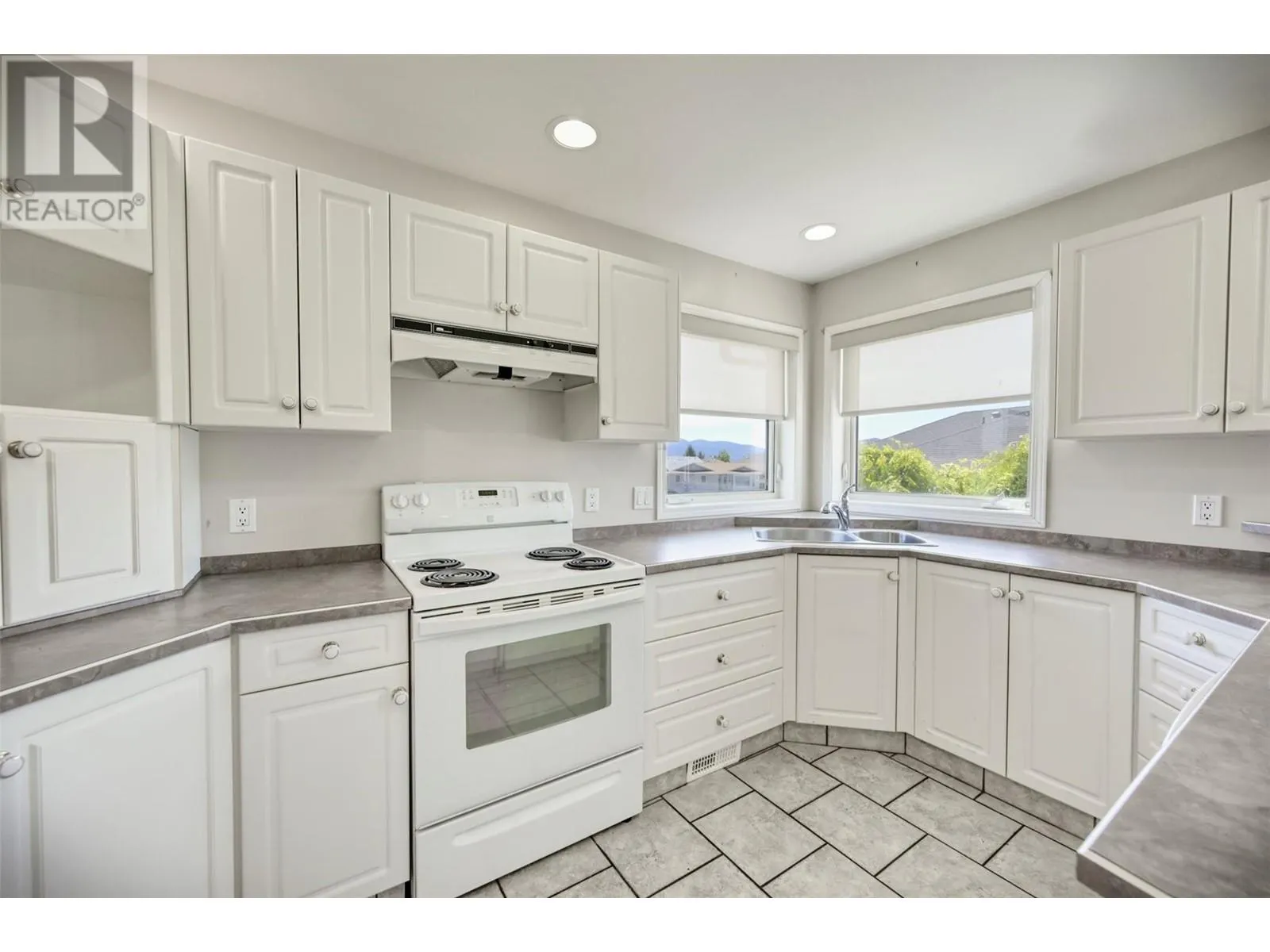 28 SANDPIPER Place