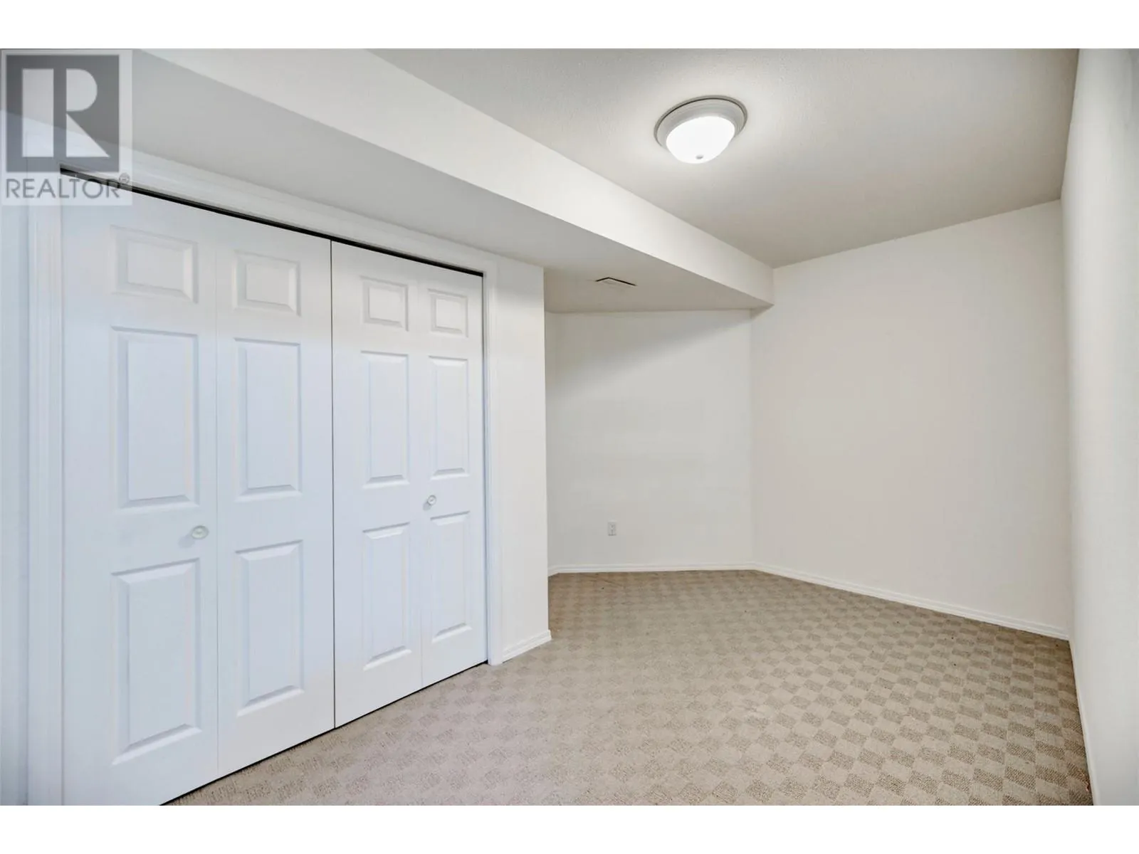 28 SANDPIPER Place