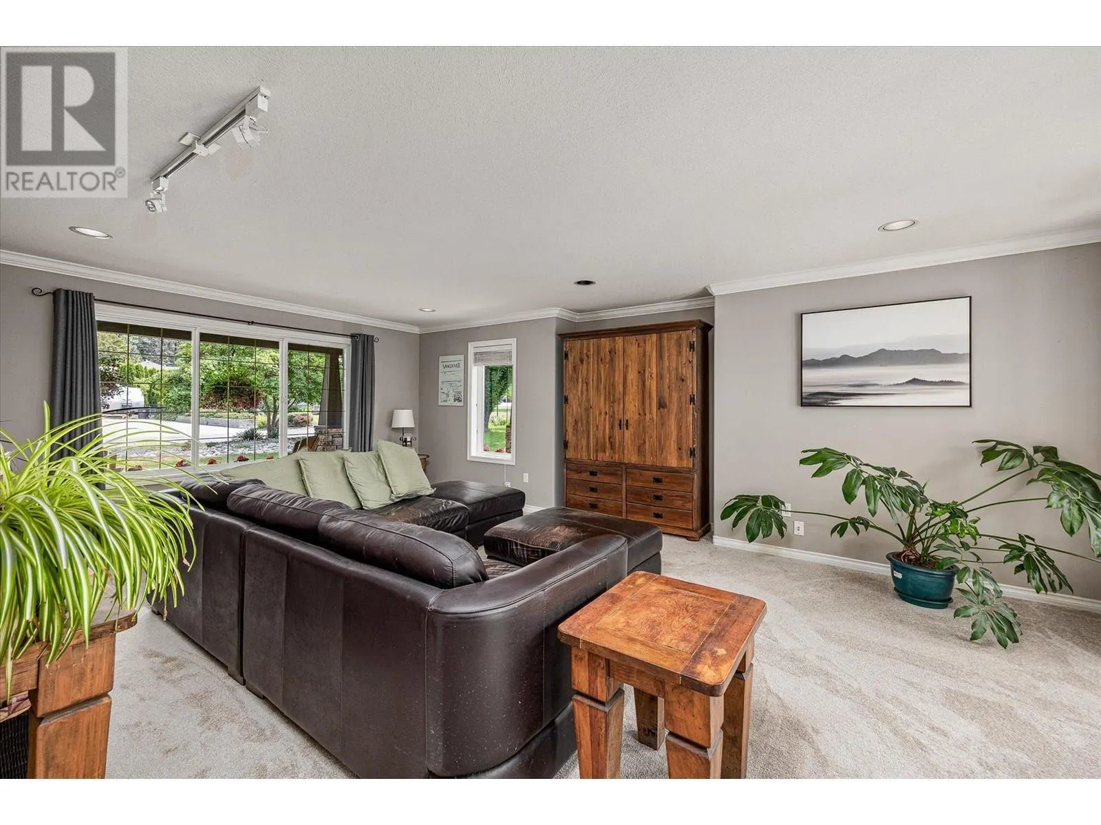 3925 Flower Court