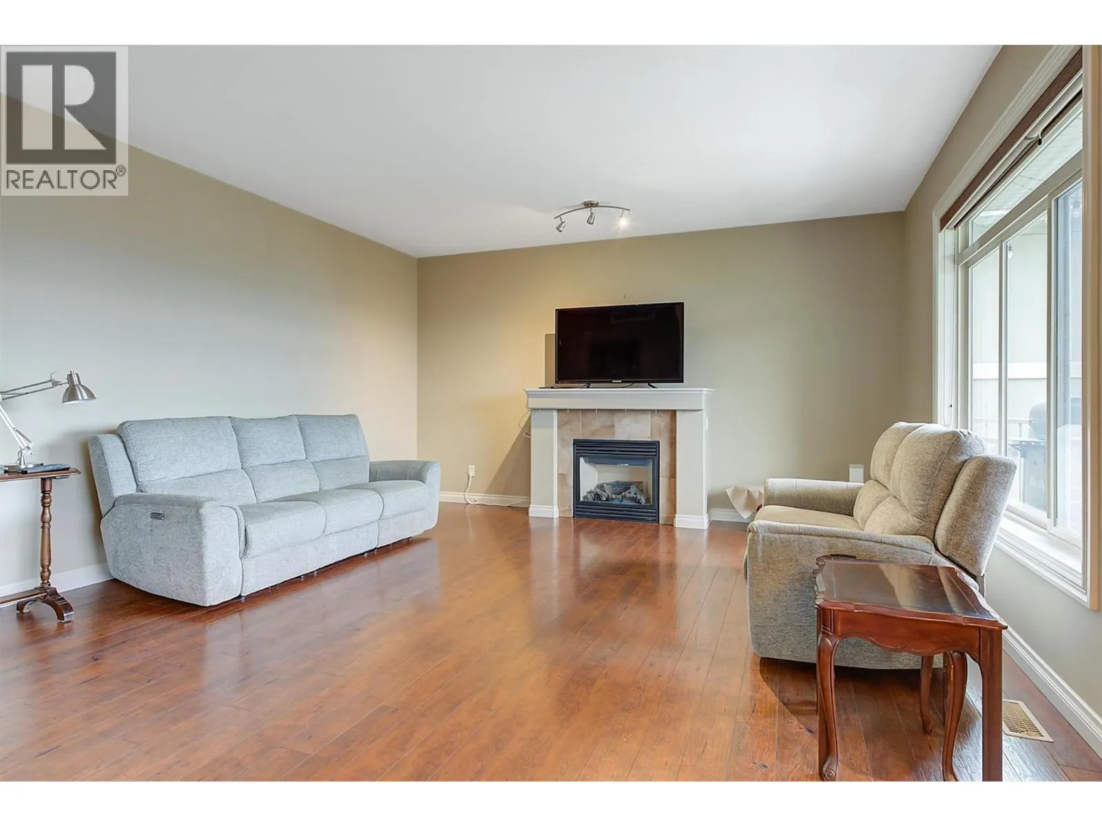 5008 Bunting Court