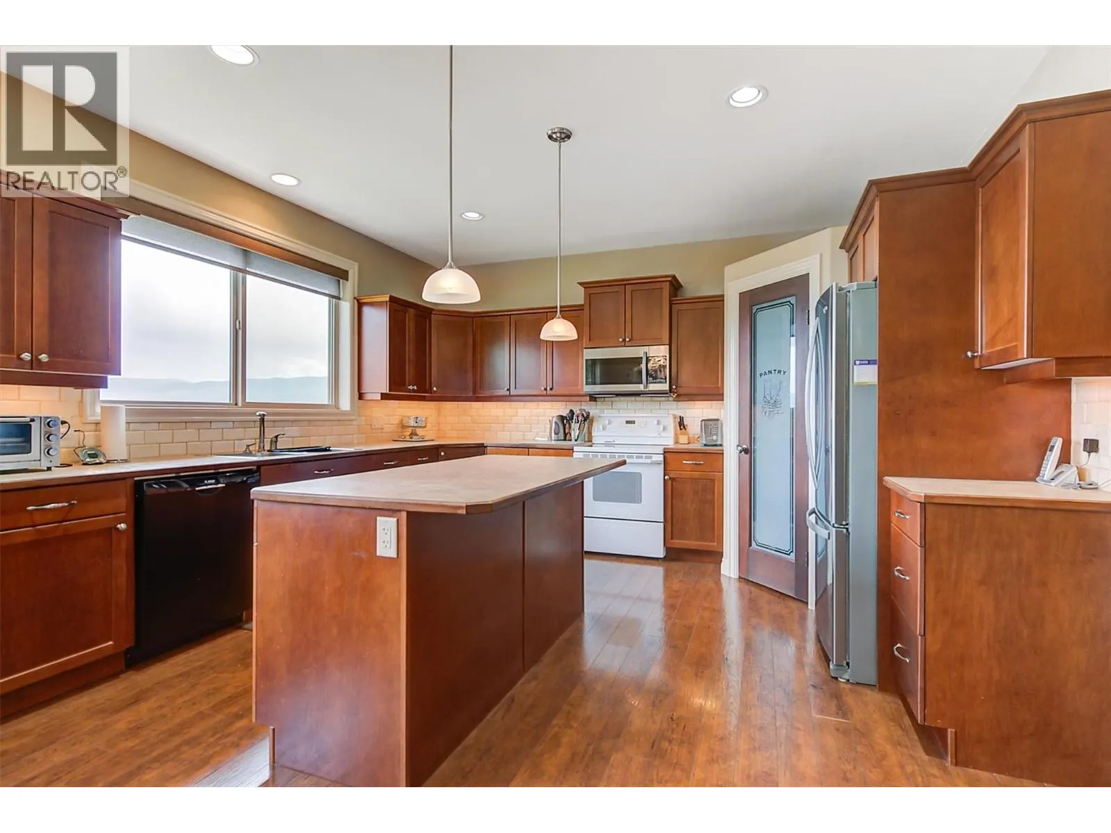 5008 Bunting Court