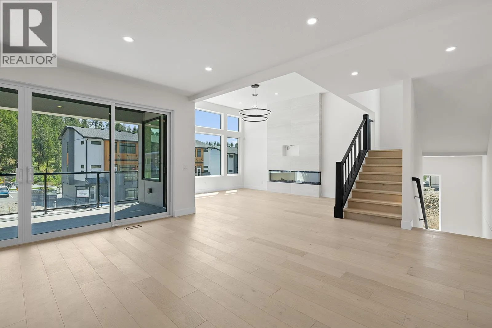 3462 Hilltown Close