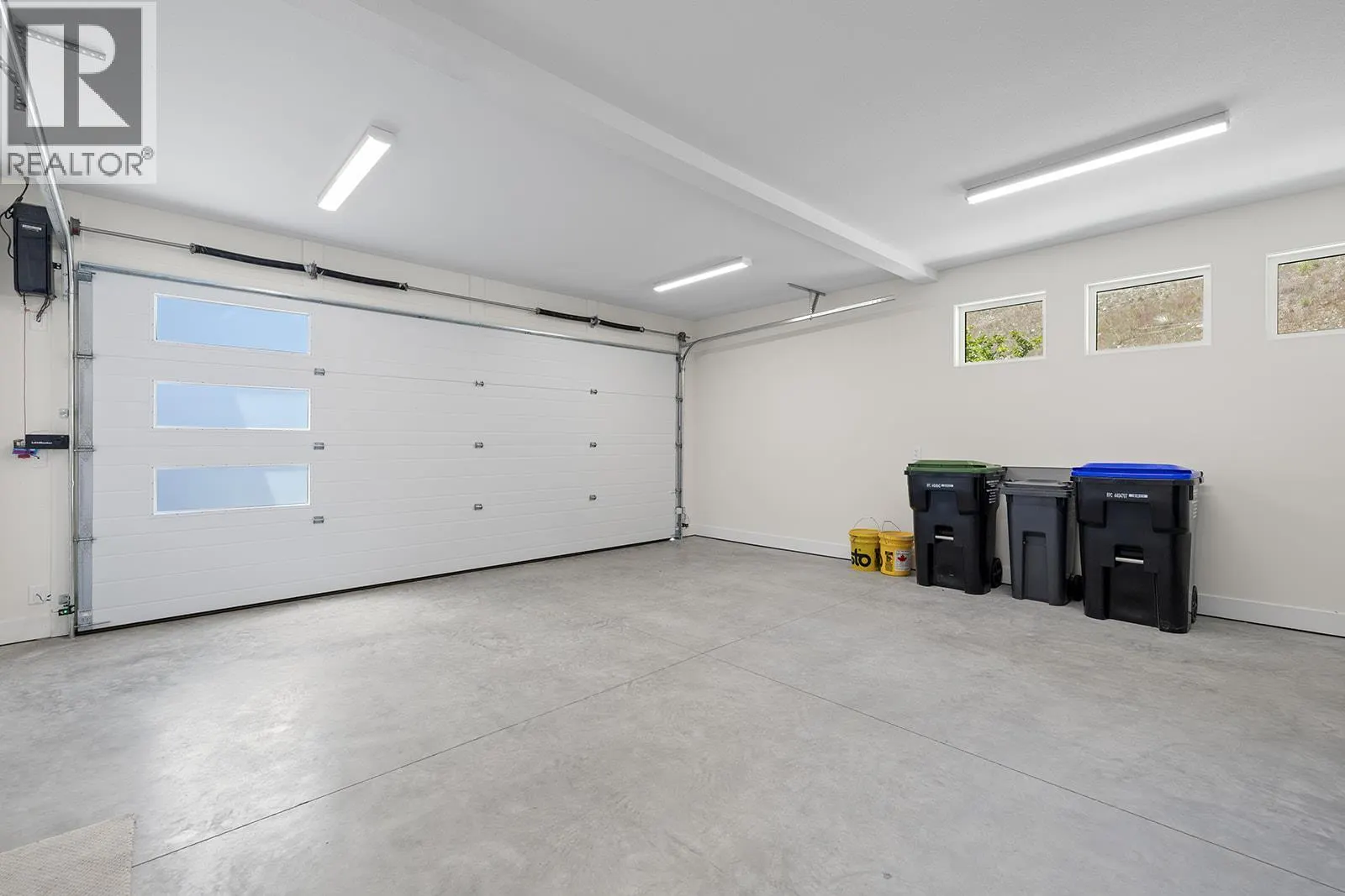 3462 Hilltown Close