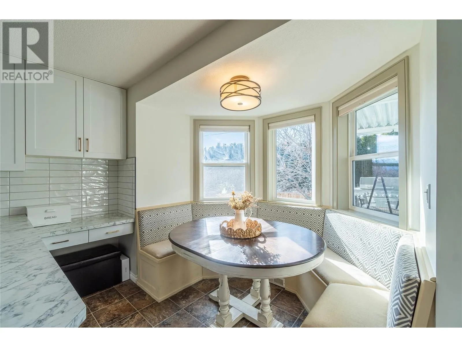 865 Alview Crescent
