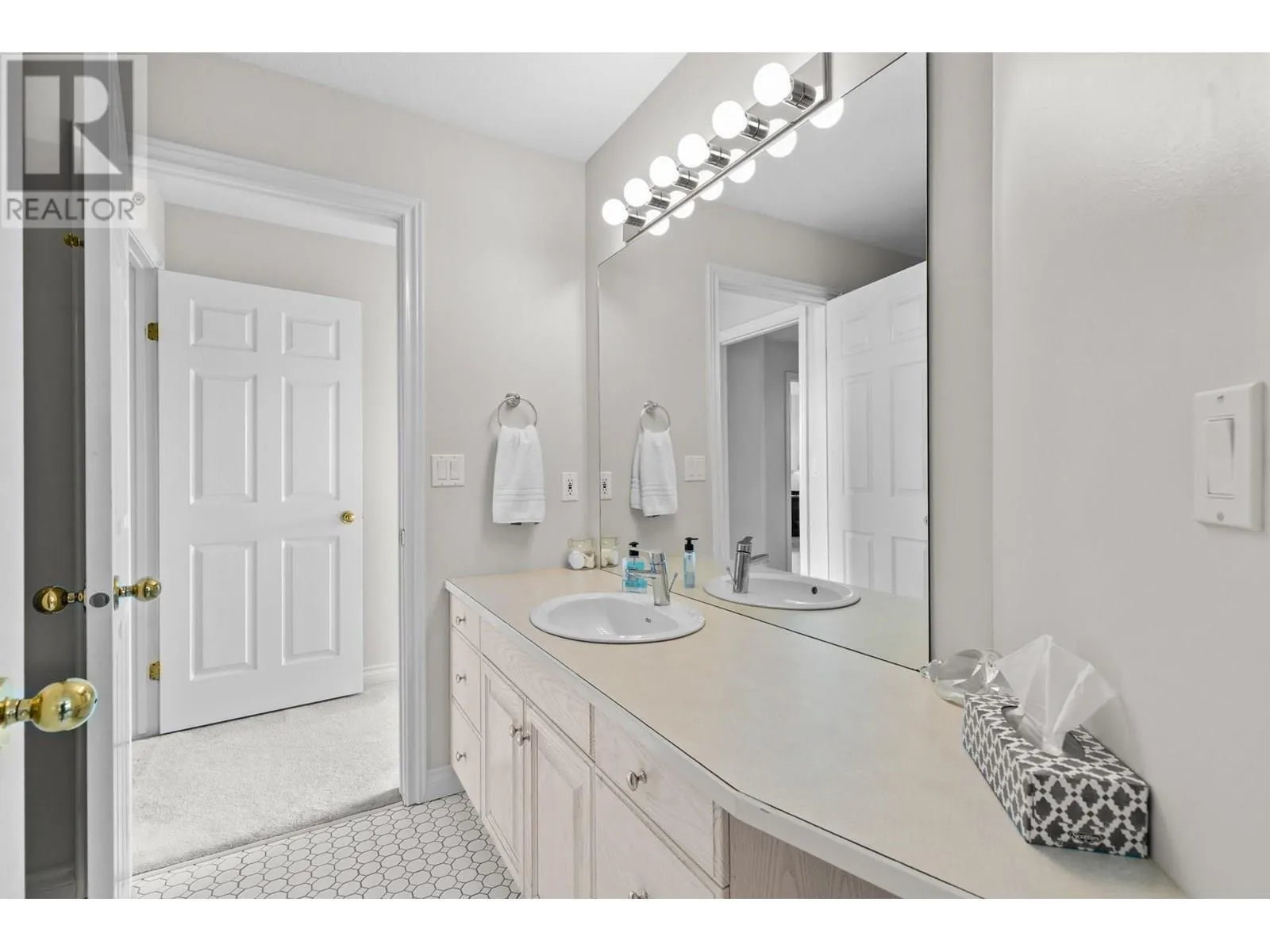 1015 Guest Road