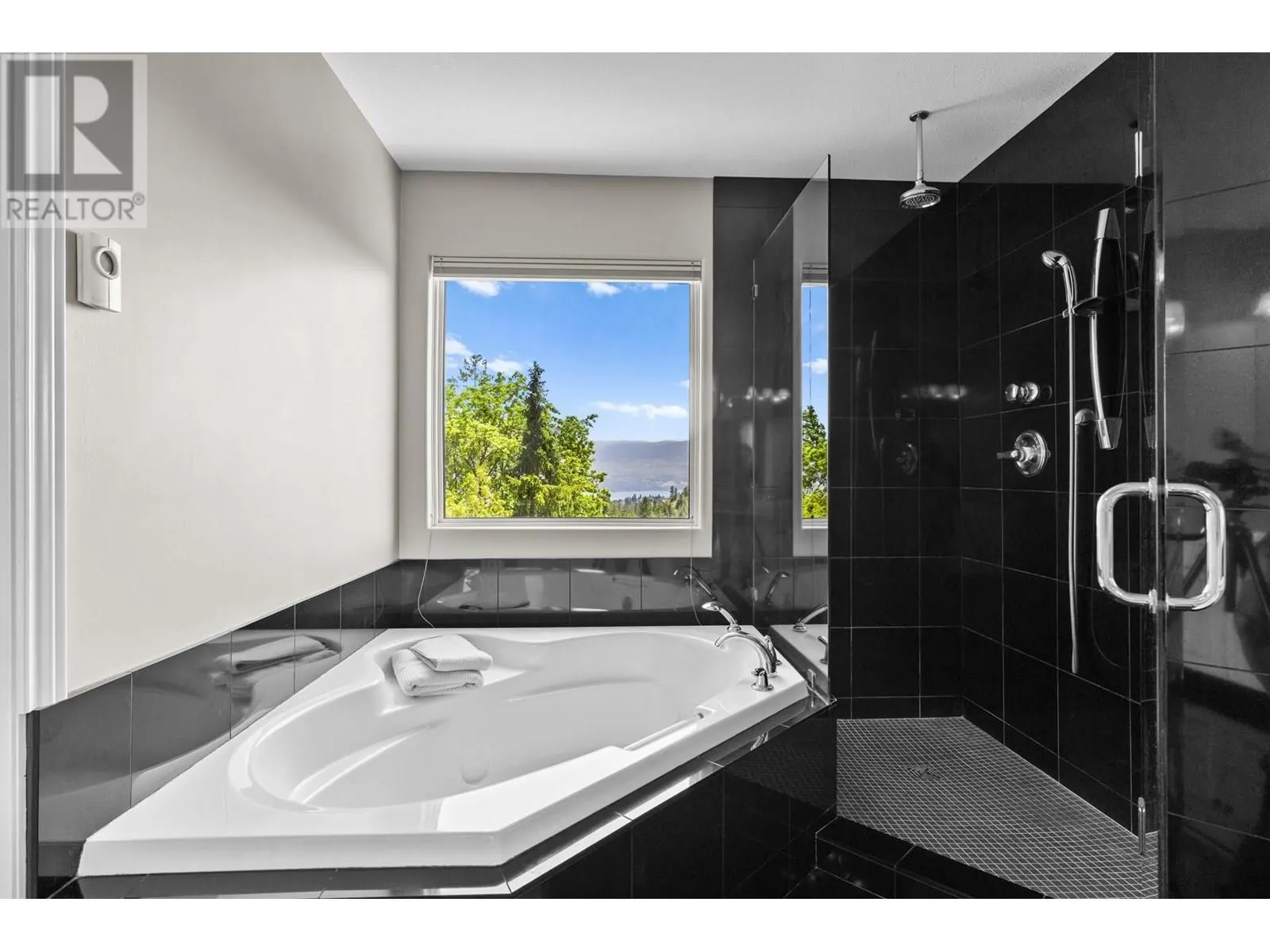 1015 Guest Road