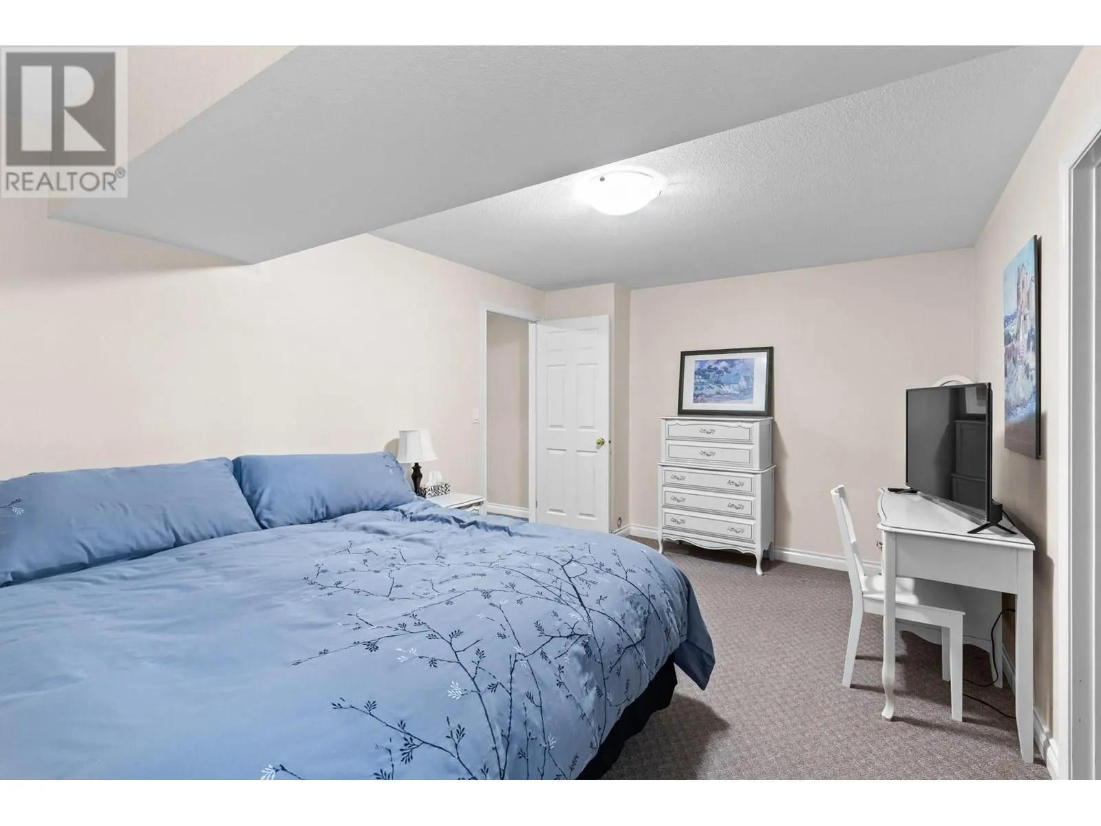 1015 Guest Road