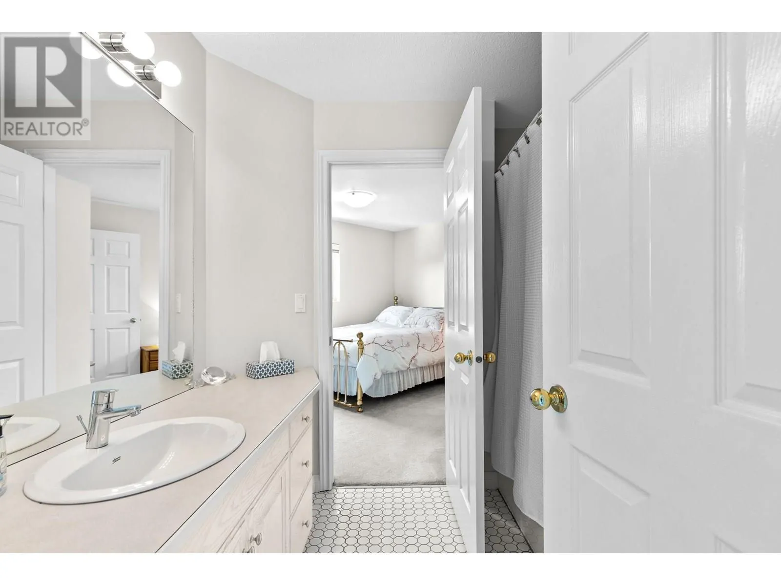 1015 Guest Road