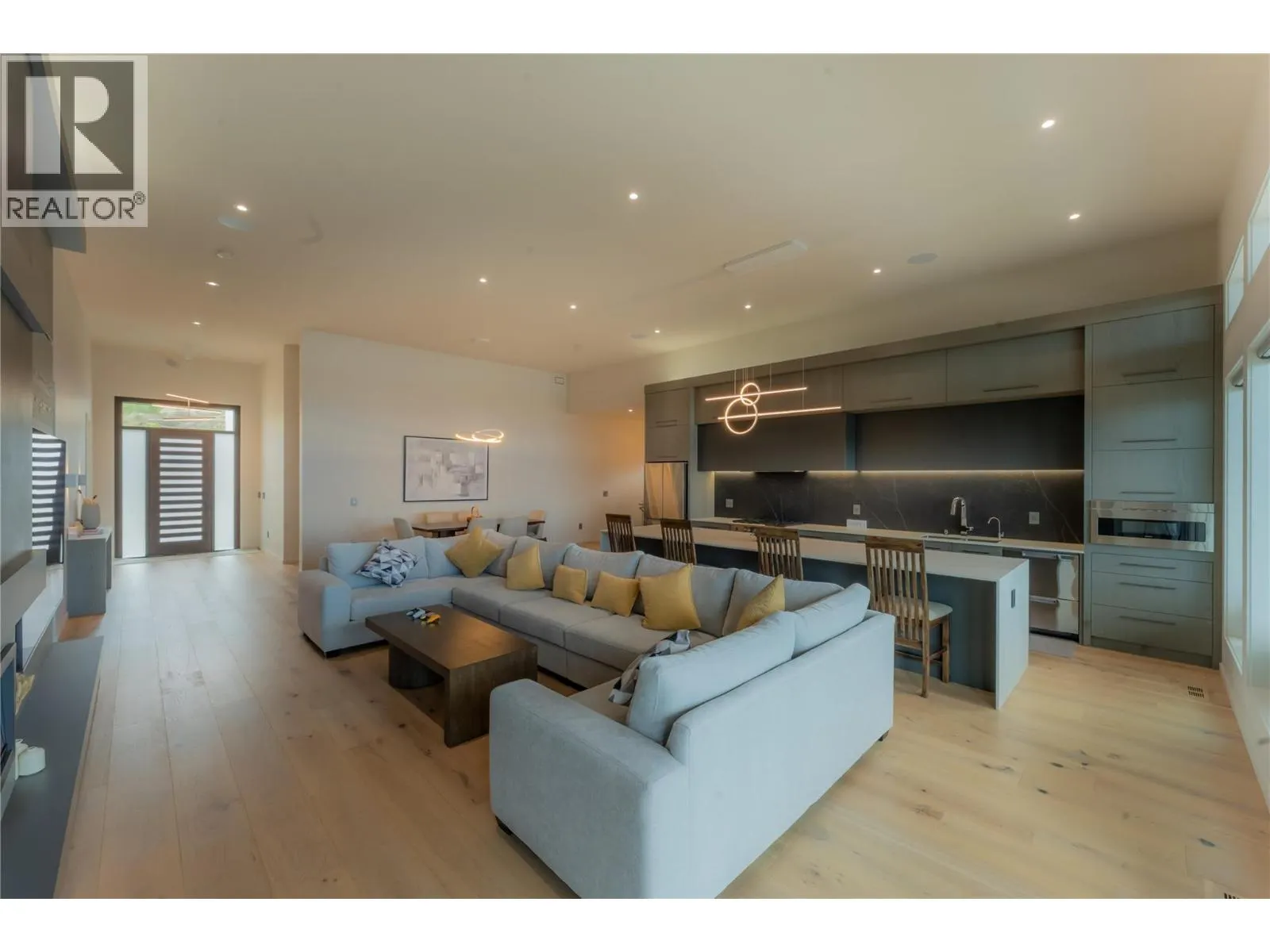 5546 Upper Mission Drive
