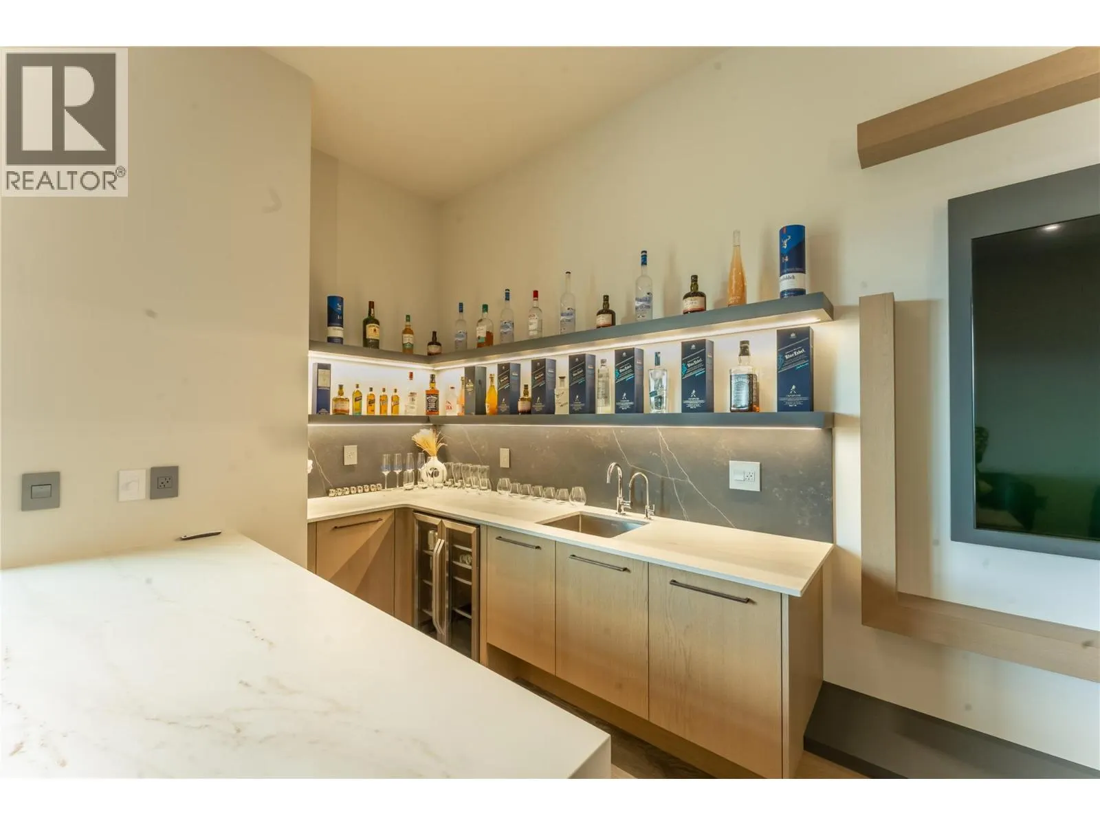 5546 Upper Mission Drive