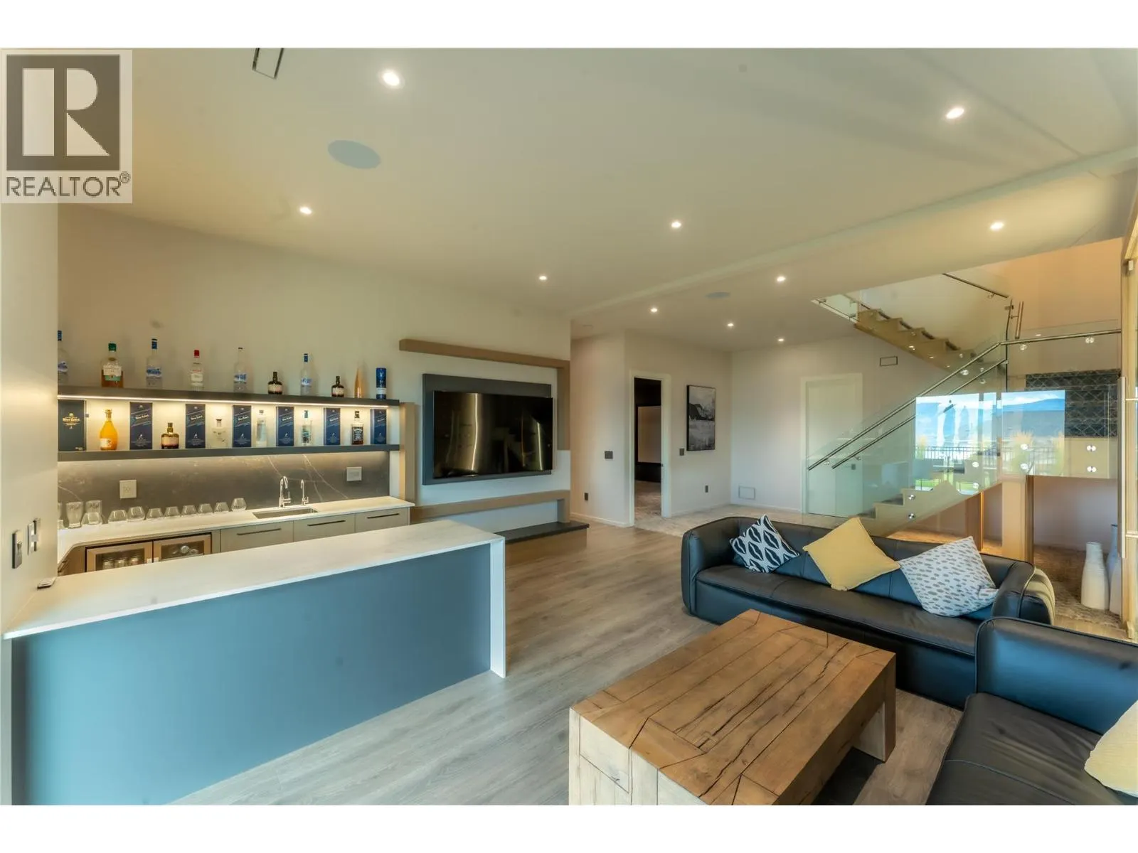 5546 Upper Mission Drive