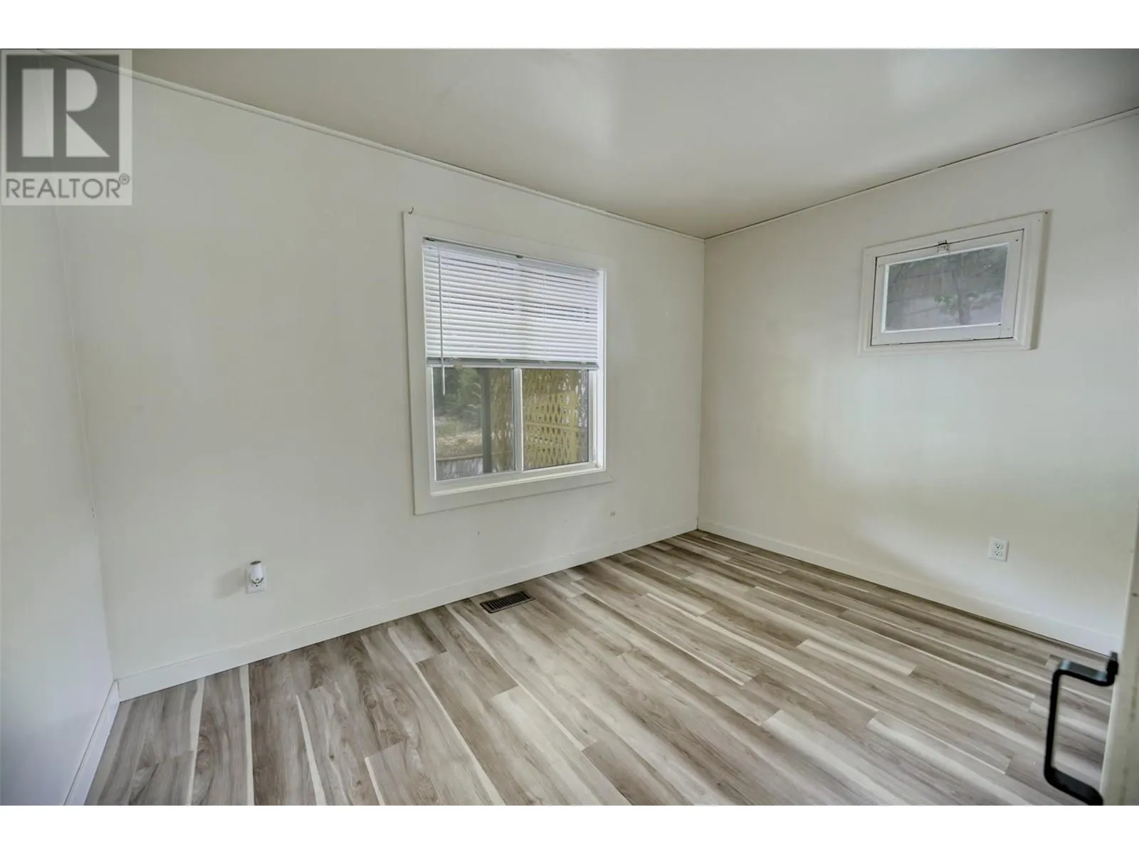 8310 KINGFISHER Drive