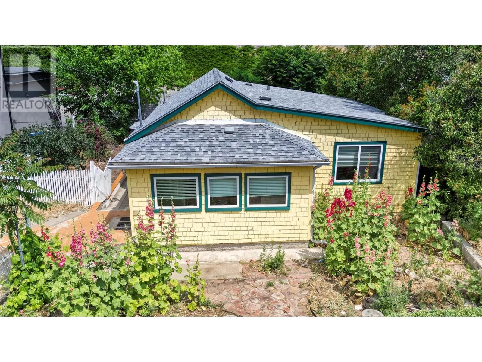8310 KINGFISHER Drive
