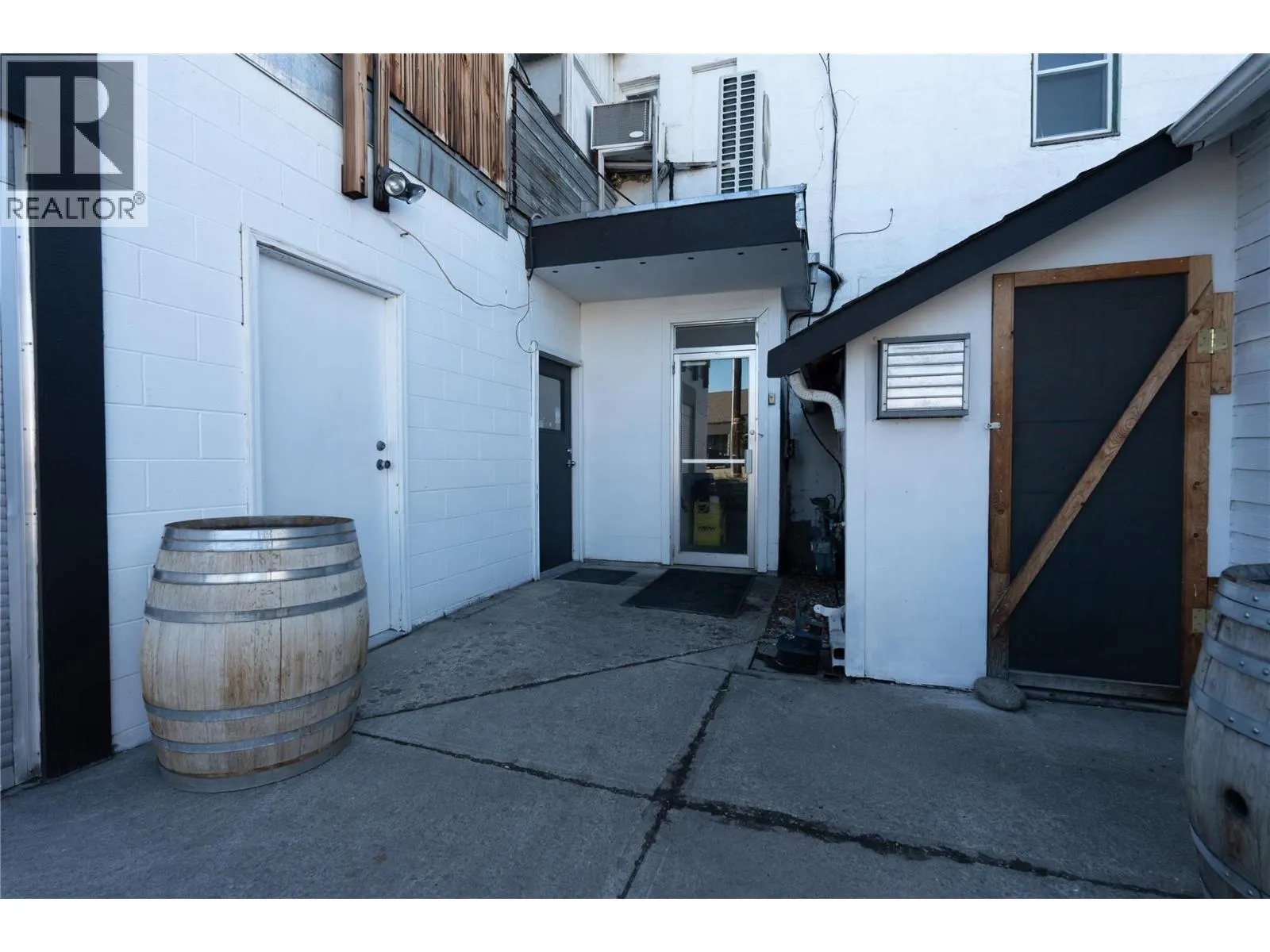 10110 Main Street