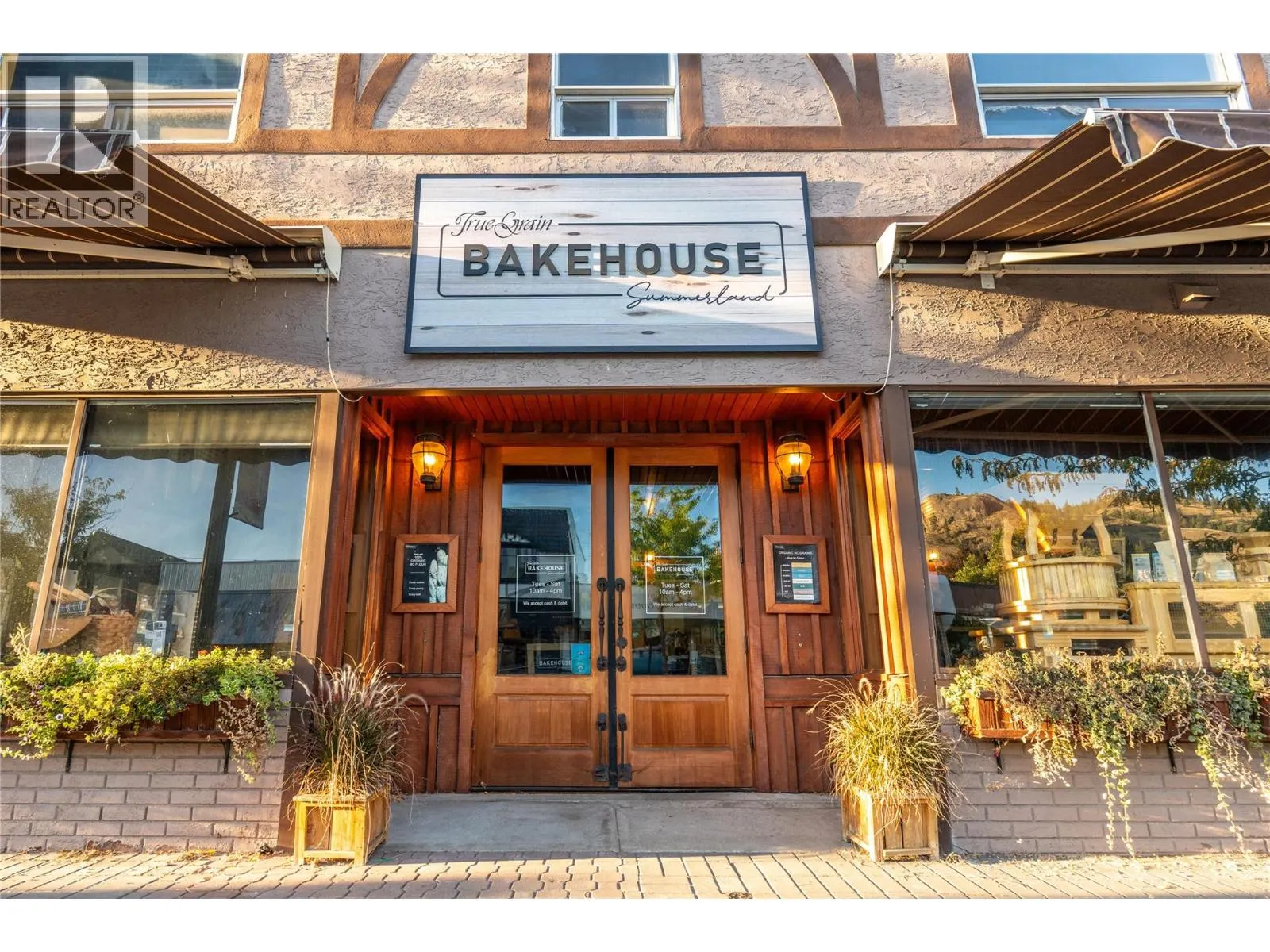 10110 Main Street