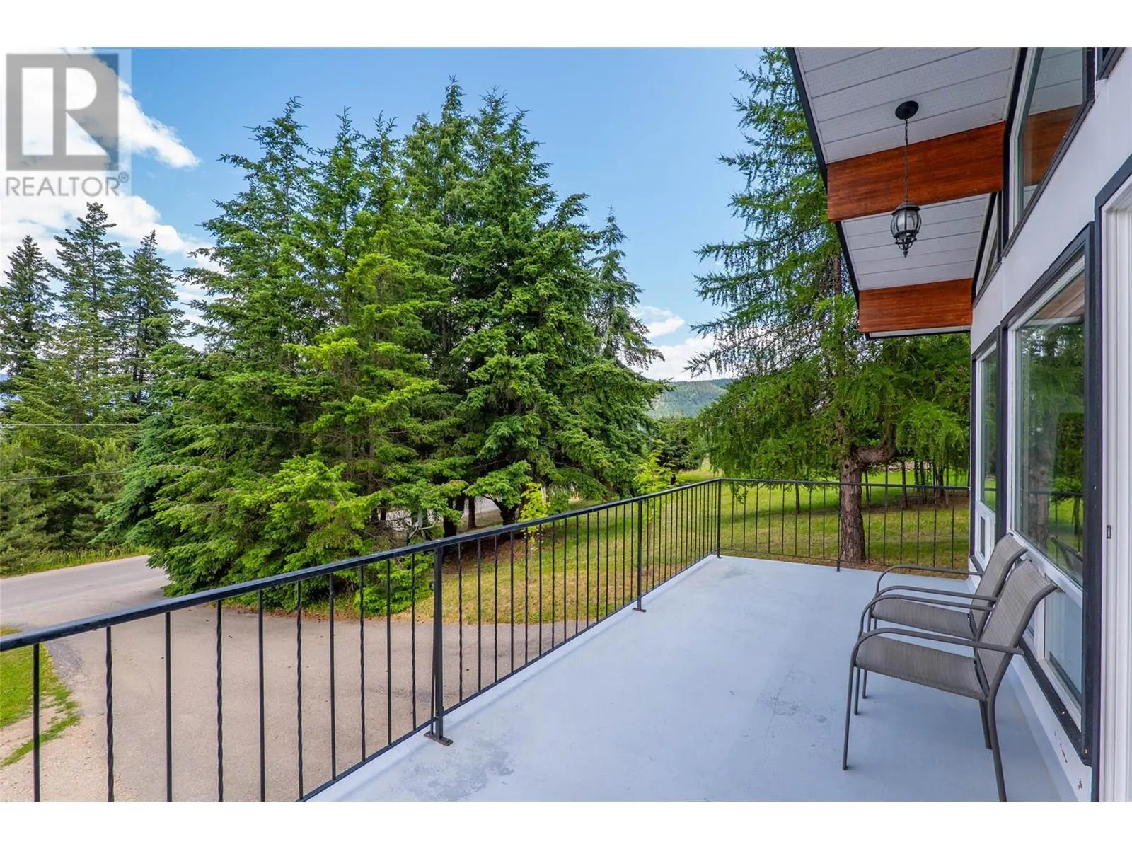2250 Lakeview Drive