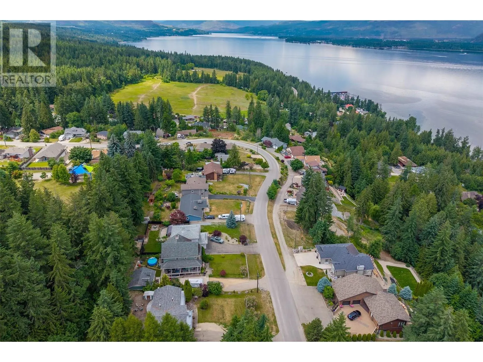 2250 Lakeview Drive