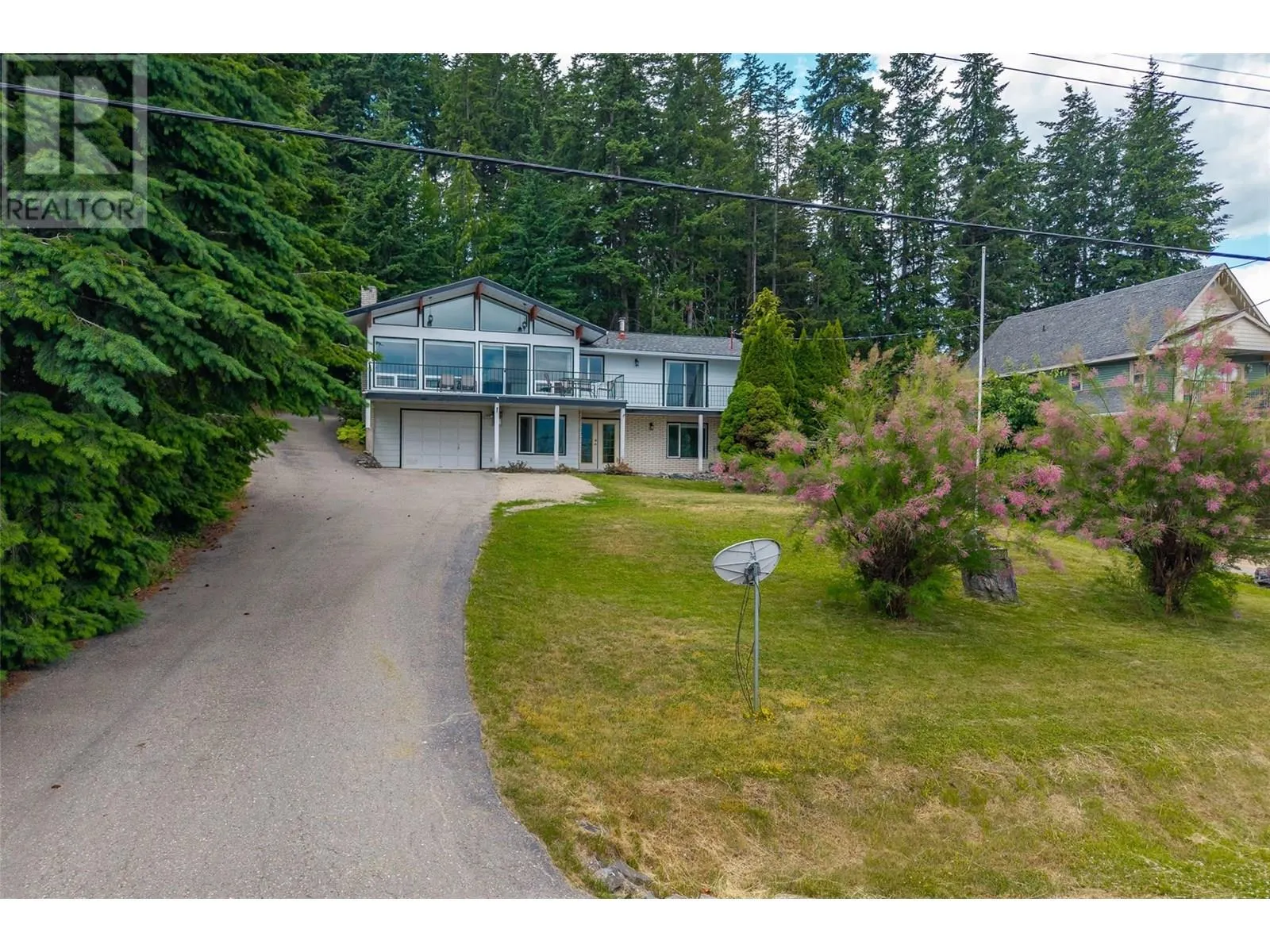 2250 Lakeview Drive