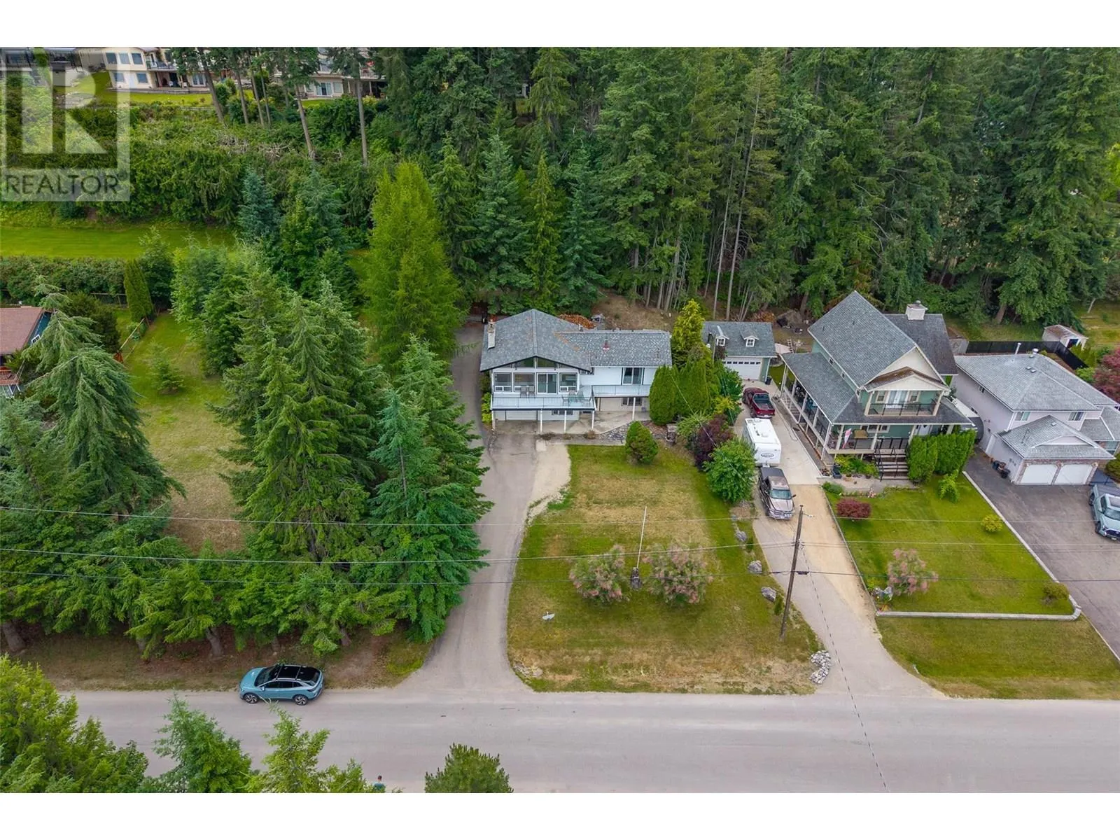2250 Lakeview Drive