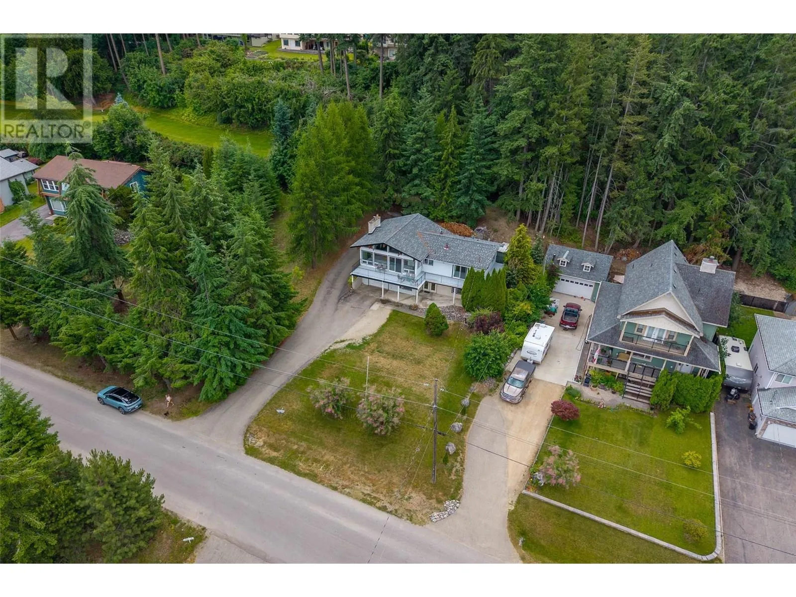 2250 Lakeview Drive